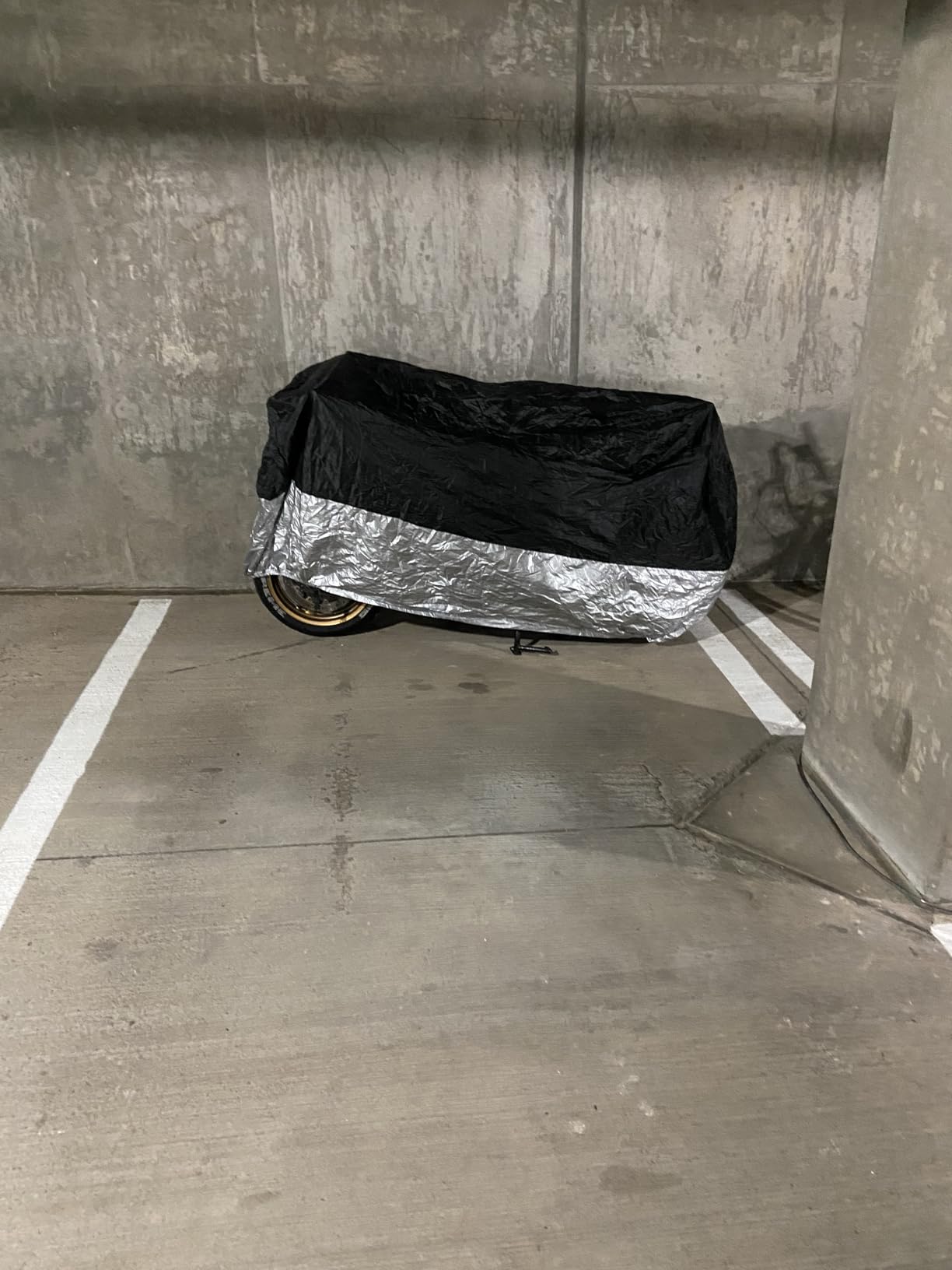 Motorcycle Covers, Outdoor Waterproof Motorbike Covers with Lock-Holes & Storage Bag, Fits up to 96.5