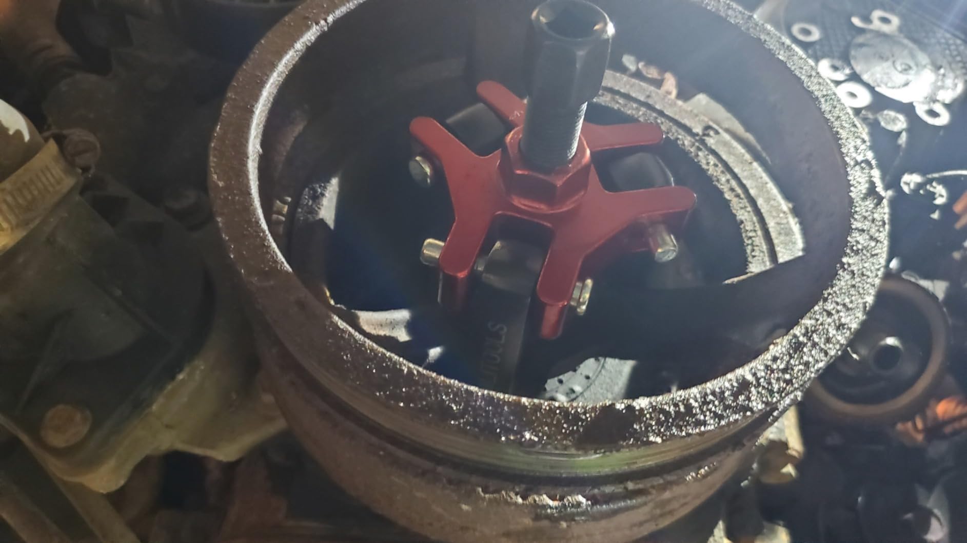 BILITOOLS Harmonic Balancer Puller Set for Crankshaft Dampers - 3 Jaw Pulley Puller Removal Tool Compatible with LS, Chrysler, GM, Chevy, Ford Engines etc. customer photo 1