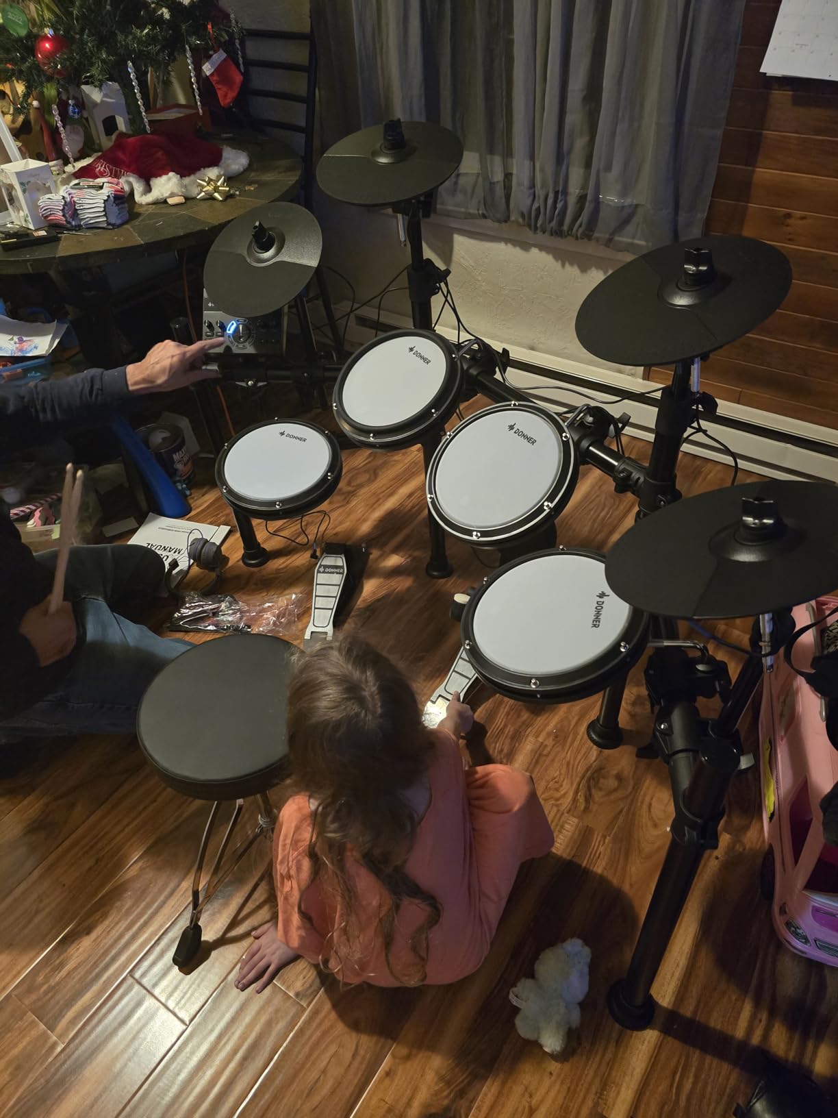 Donner DED-200X Electronic Drum Set, Electric Drum Kit with Quiet Mesh Drum Pads, 2 Cymbals w/Choke, 31 Kits and 450+ Sounds, Throne, Headphones, Sticks, USB MIDI, Melodics Lessons customer photo 2