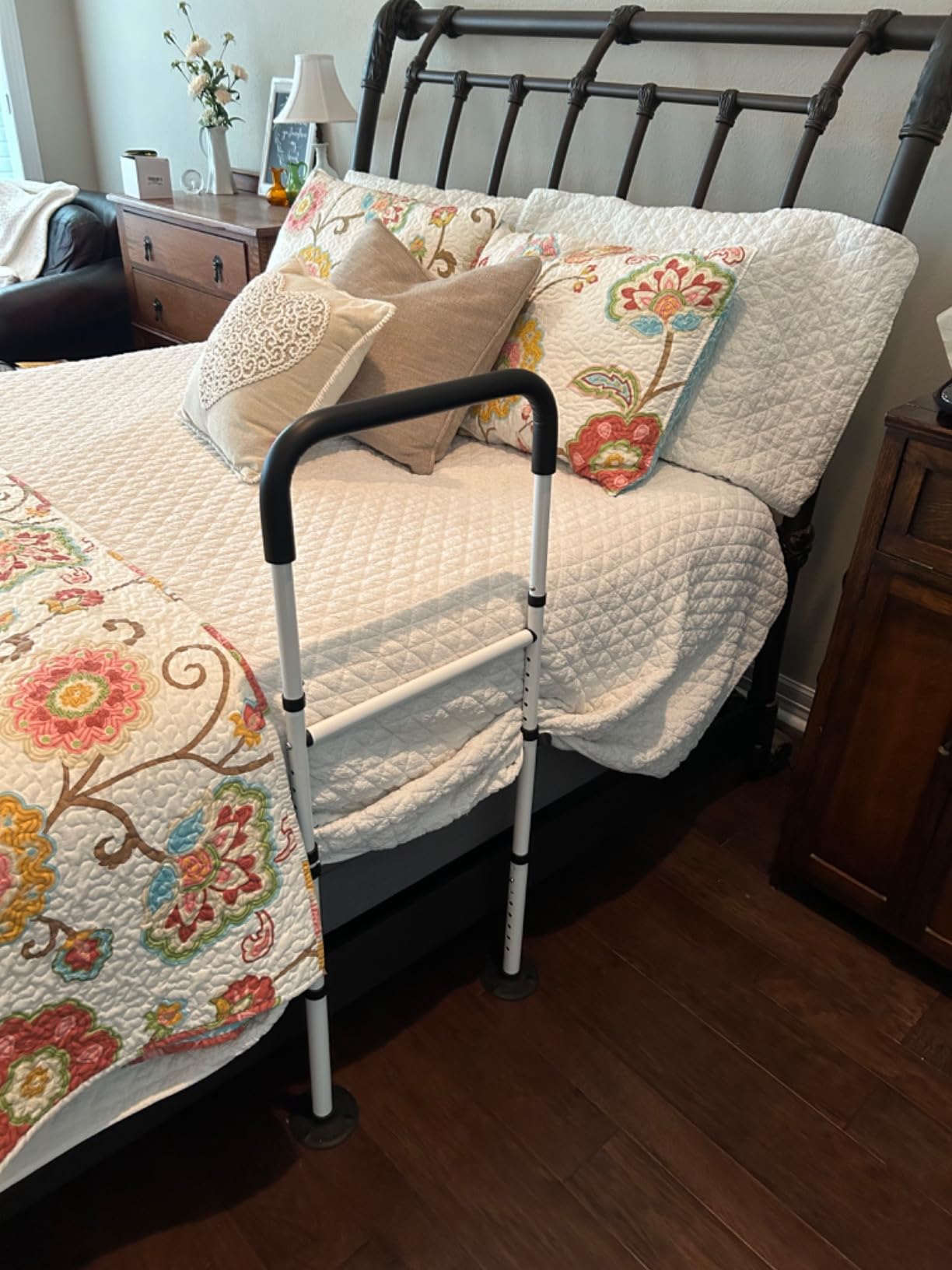 Bed Assist Rails Adjustable, Safety Bed Handle with Leg, Fall Prevention Hand Guard Grab Bar Bed Cane, Bed Rails for Elderly, Adults, Senior, Handicap, Disabled, Fit King, Queen, Full, Twin customer photo 1