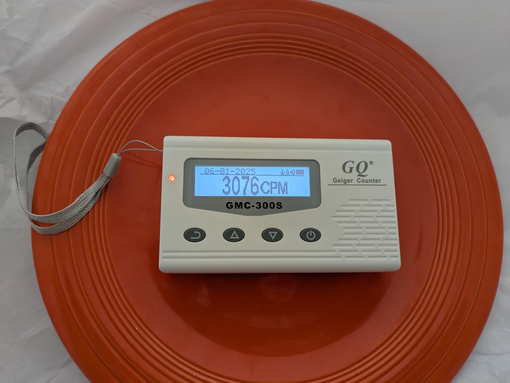 GMC-300S Digital Nuclear Radiation Detector Monitor Meter Geiger Counter Radiation Dosimeter customer photo 2