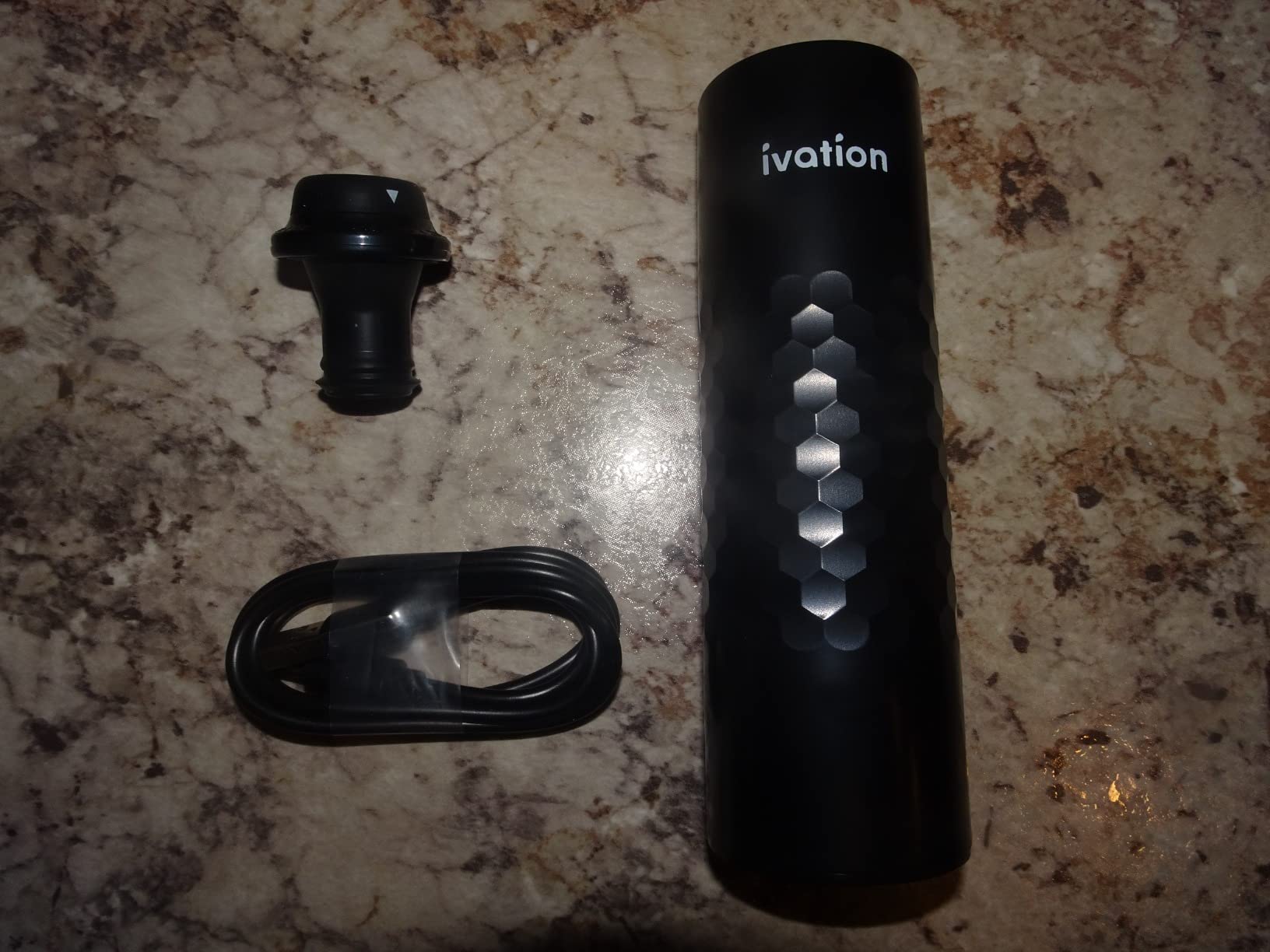Ivation Rechargeable Wine Saver Pump with Reusable Stoppers, 6-Piece Wine Saver Preserver Gift Set with Automatic Vacuum Pump Sealer, USB Charger & 4 Universal Bottle Plugs customer photo 1