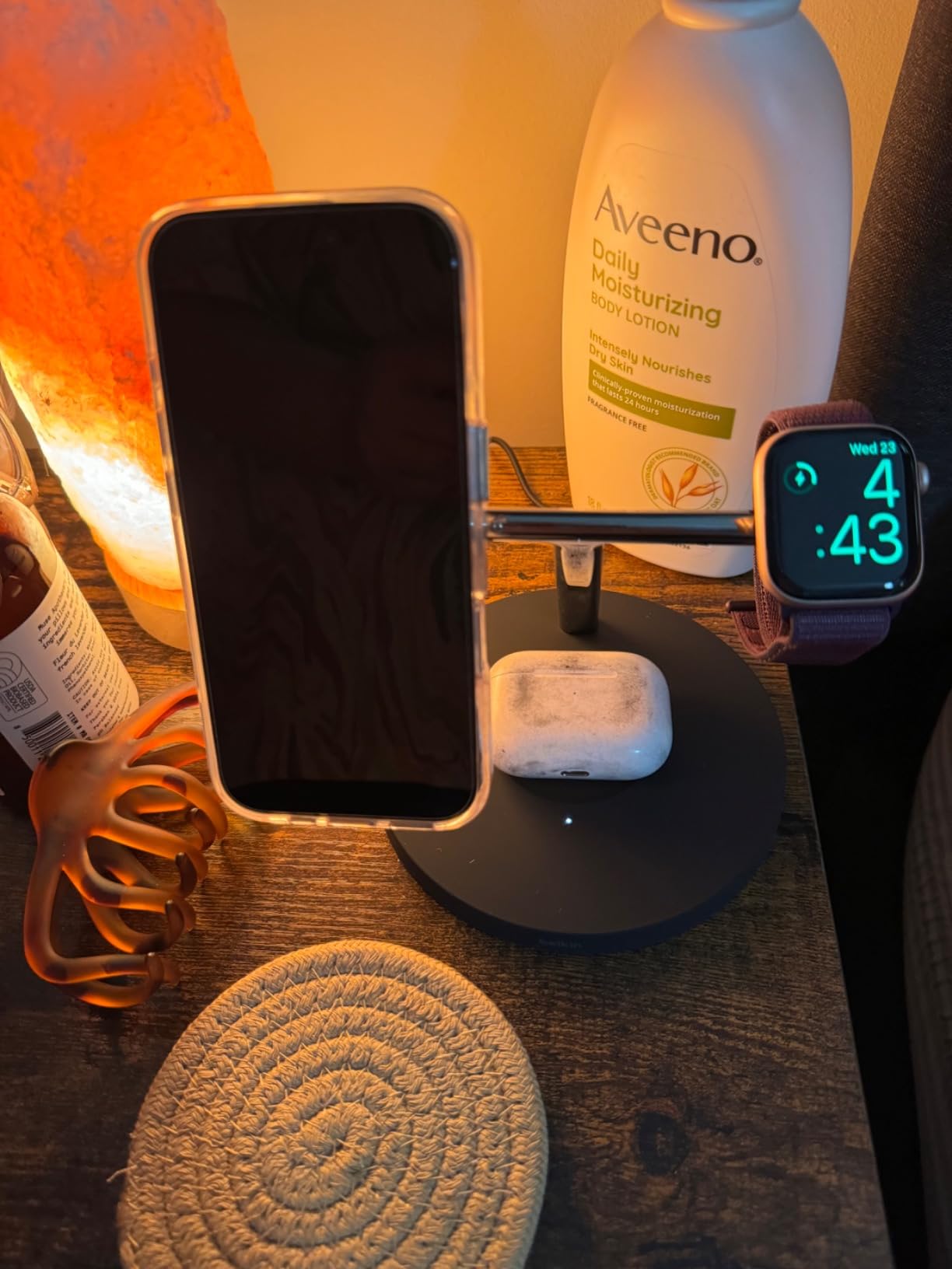 Belkin MagSafe Charger, 3-in-1 Wireless Charging Stand, 2ND GEN, 33% Faster for Apple Watch, iPhone 16, iPhone 15, iPhone 14 Series, AirPods - MagSafe Charging Station for Multiple Devices - White customer photo 1