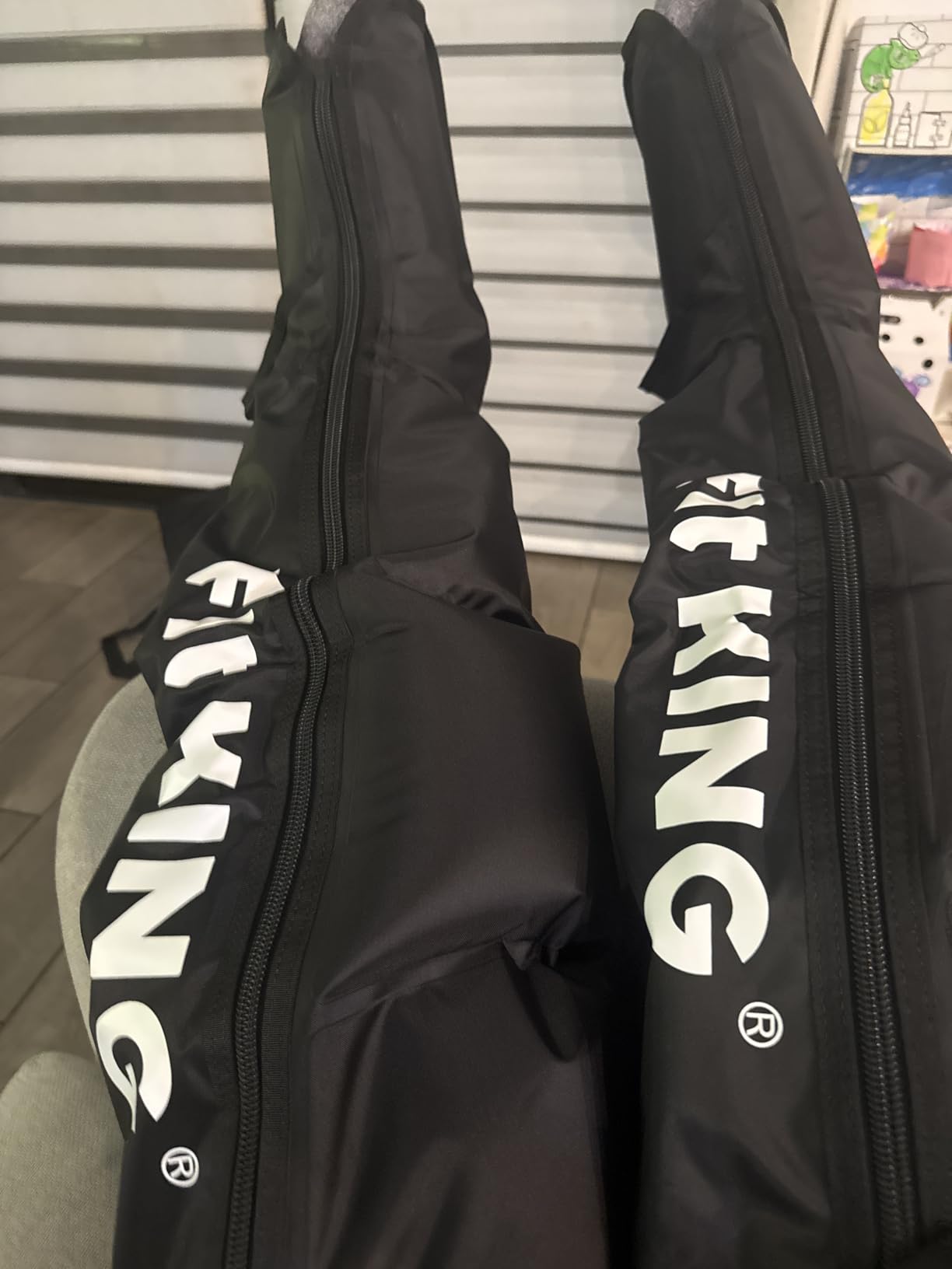 FIT KING Air Compression Recovery System,Dynamic Pressure for Circulation Improvement and Fast Recovery,Sequential Massage Boots for Athletes (Medium) customer photo 2