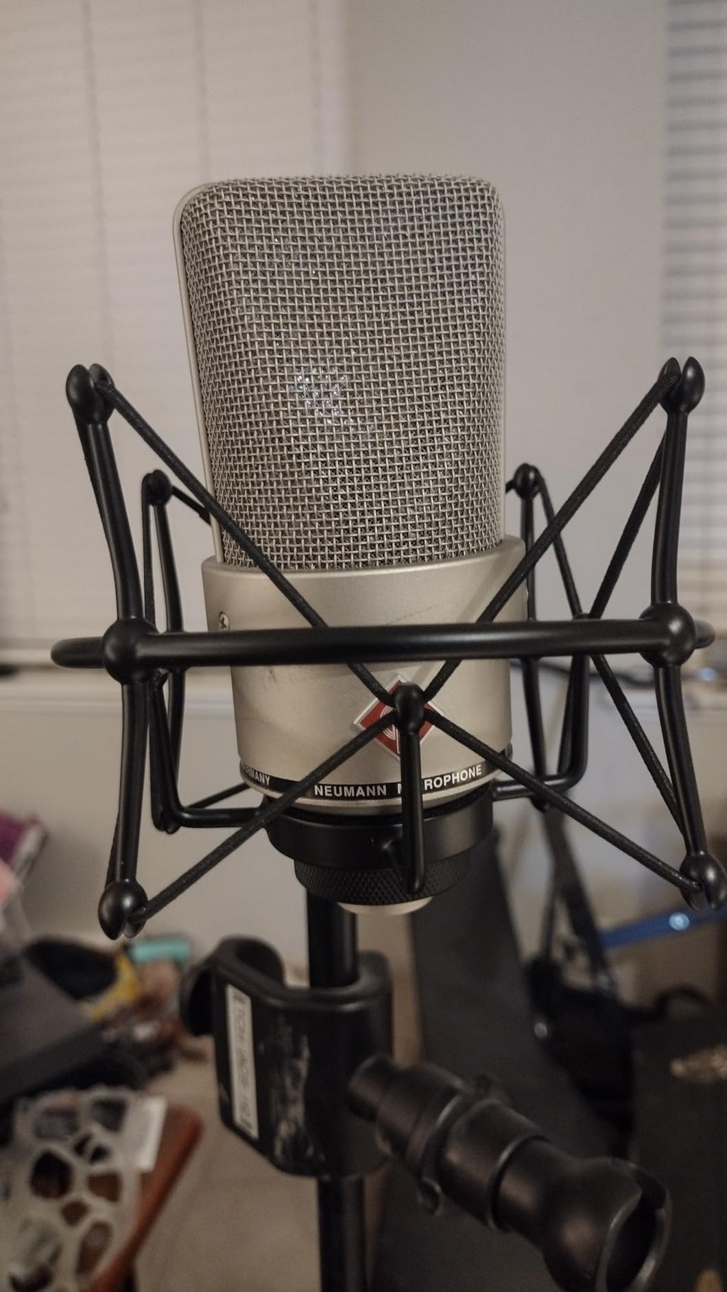 AT2020 Shock Mount Universal Microphone Holder Spider Recording Mic Shockmount Stand Compatible with Many Condenser Mics Like Rode NT1-A NT2-A Procaster MXL 990 770 U87 (Champagne) customer photo 2