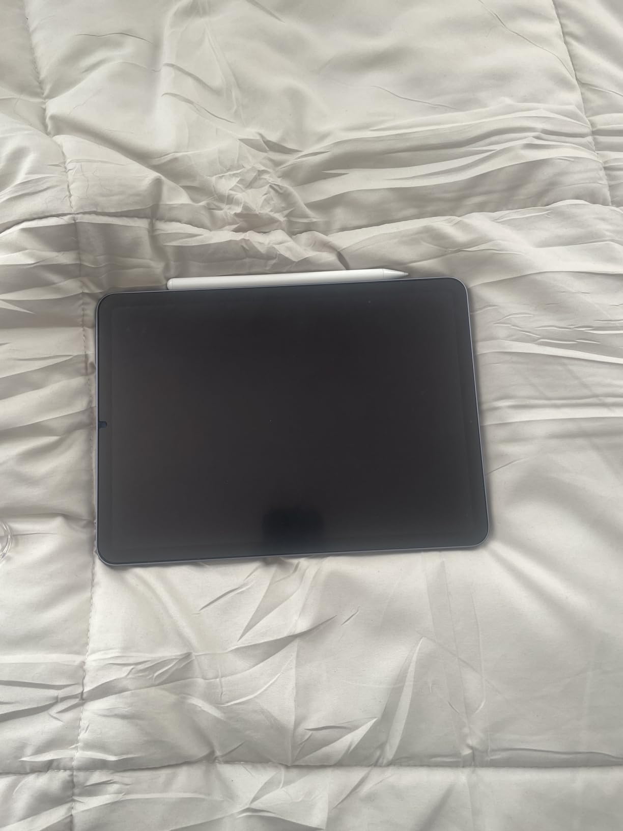 Apple 2022 iPad Air (10.9-inch) Wi-Fi, 256GB - Purple (Renewed) customer photo 1