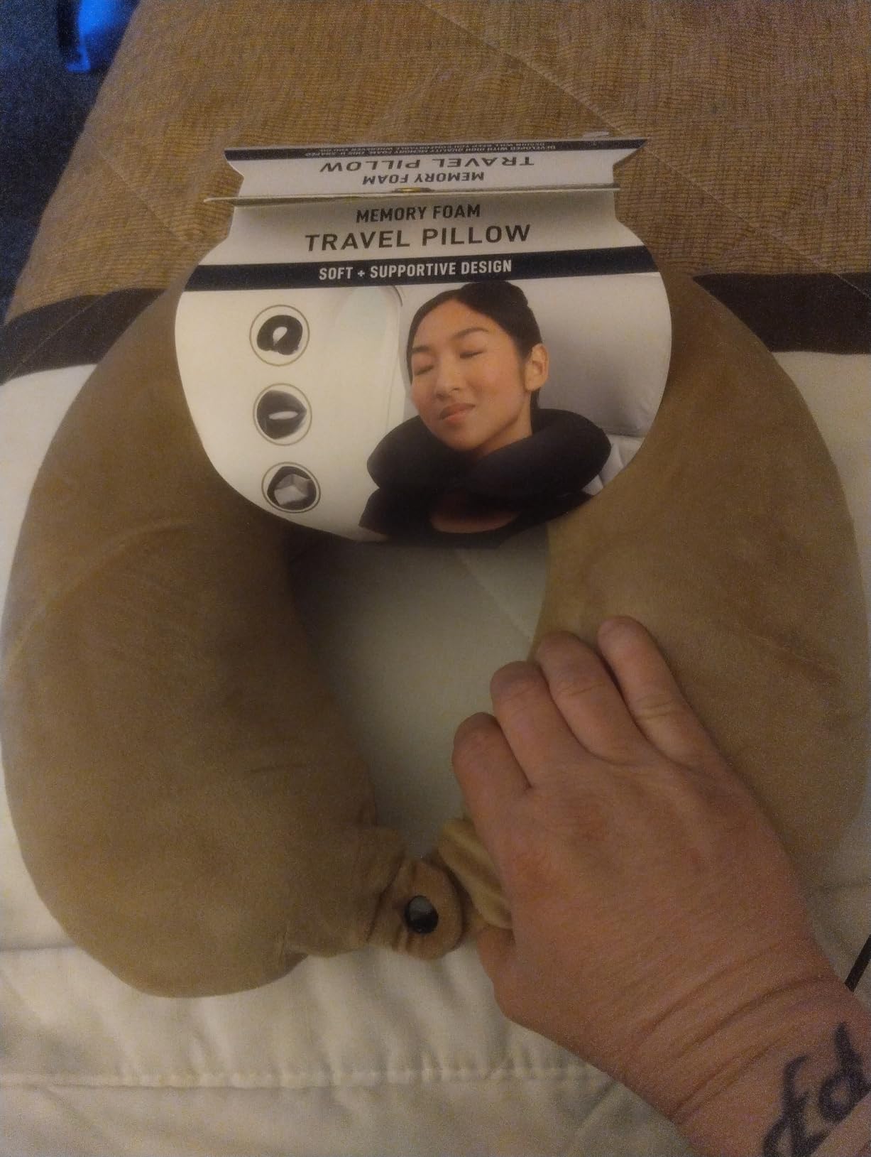 Brookstone Travel Neck Pillow - Lightweight Fleece Casing U-Shaped Stuffable Memory Foam Travel Pillow customer photo 1