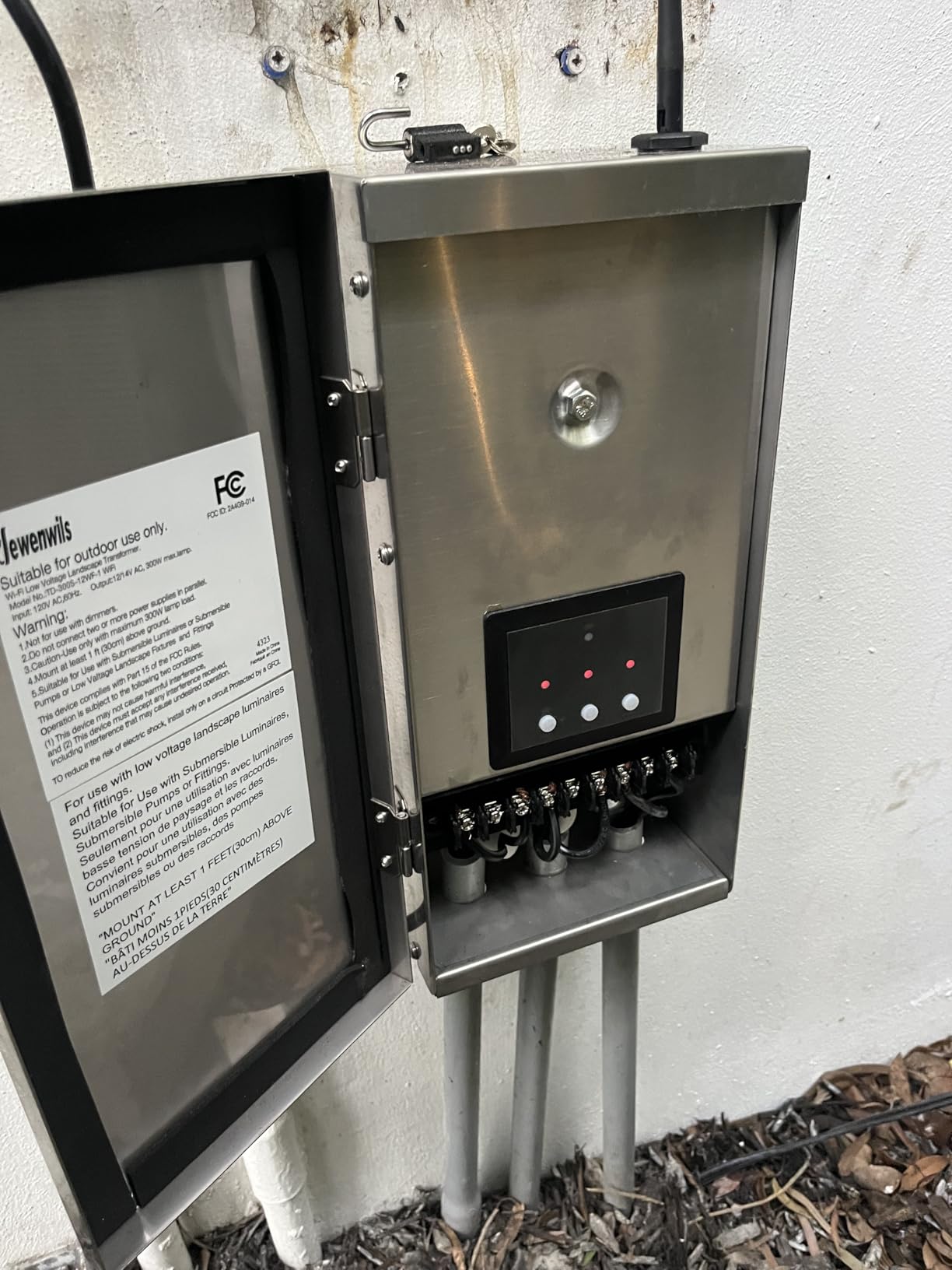 DEWENWILS 200W Smart Low Voltage Landscape Transformer, Waterproof, Schedule and Timer, Compatible with Alexa and Google Home, 120V AC to 12V AC for LED Landscape Lights, Outdoor Lighting, ETL Listed customer photo 1