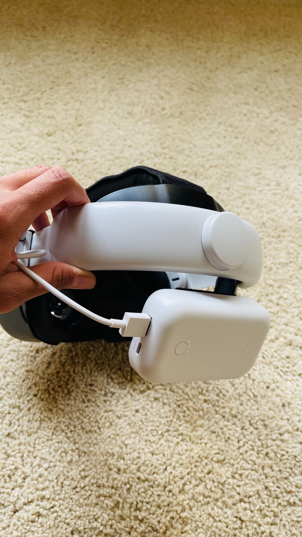 KIWI design B1 Plus 10000mAh Battery Pack Compatible with Meta Quest 3S/Quest 3/Quest 2 Accessories, Power Bank for Balanced Head Pressure and Extended Play Time (Not Including The Head Strap) customer photo 2