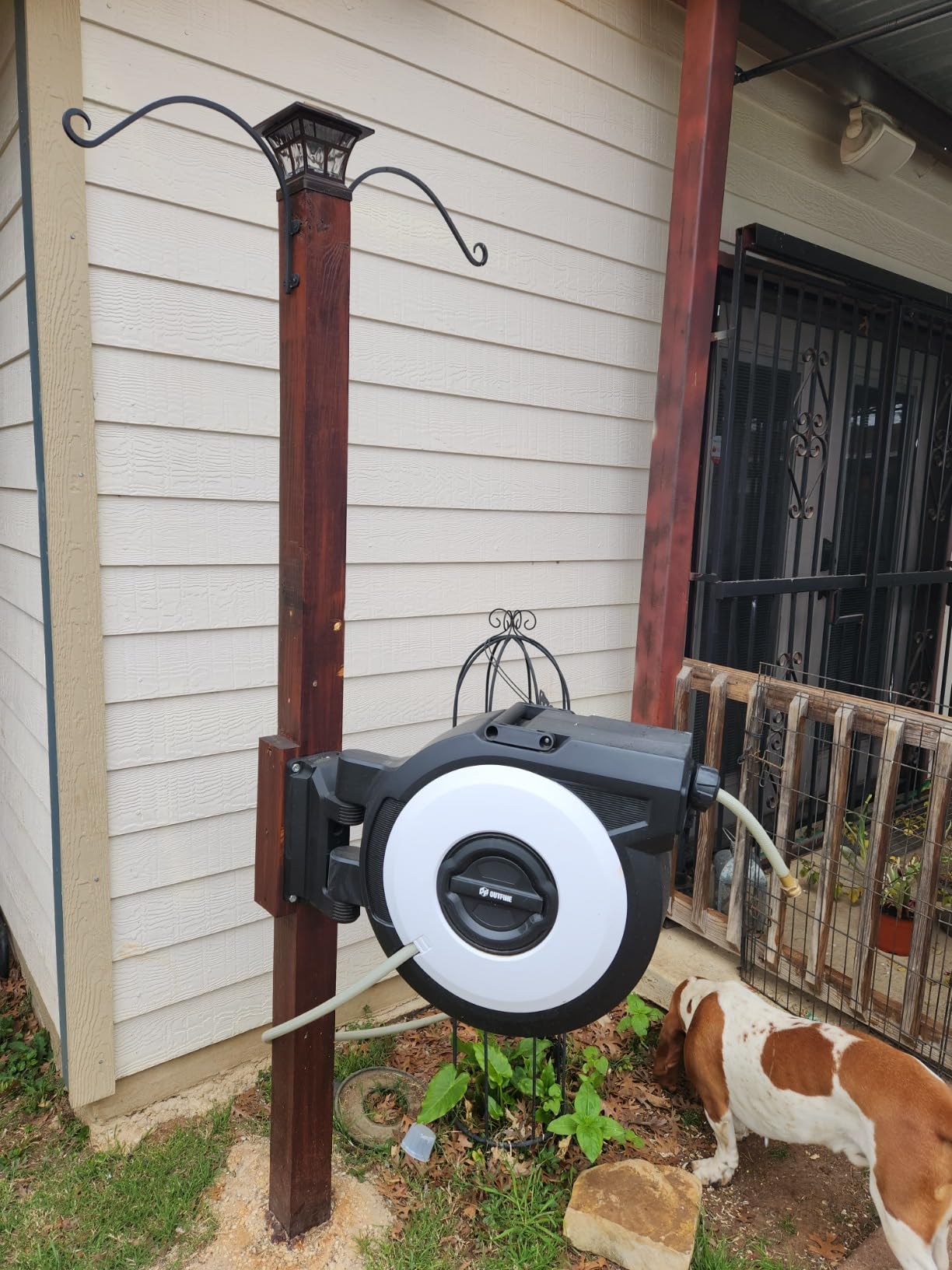Ayleid Retractable Garden Hose Reel,1/2 in x 100 ft Wall Mounted Hose Reel, with 9- Function Sprayer Nozzle, Any Length Lock/Slow Return System/Wall Mounted/180°Swivel Bracket (Gray) customer photo 1