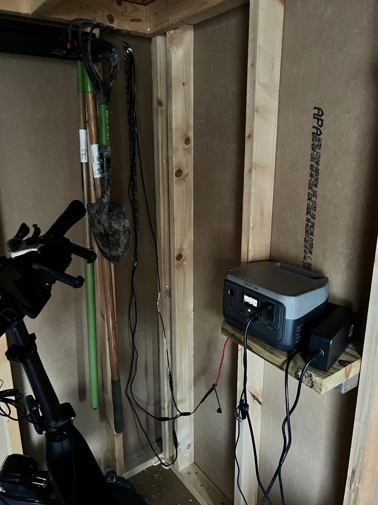 EF ECOFLOW Portable Power Station RIVER 2, 256Wh LiFePO4 Battery/ 1 Hour Fast Charging, 2 Up to 600W AC Outlets, Solar Generator (Solar Panel Optional) for Outdoor Camping/RVs/Home Use customer photo 2