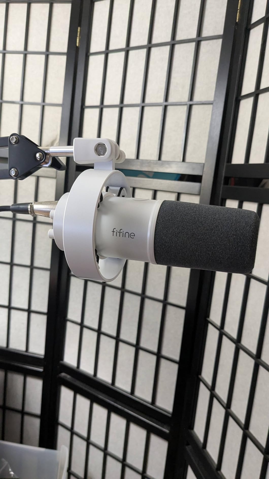 FIFINE Dynamic Microphone, XLR/USB Podcast Recording PC Microphone for Vocal Voice-Over Streaming, Studio Metal Mic with Mute, Headphone Jack, Monitoring Volume Control, Windscreen-Amplitank K688 customer photo 1