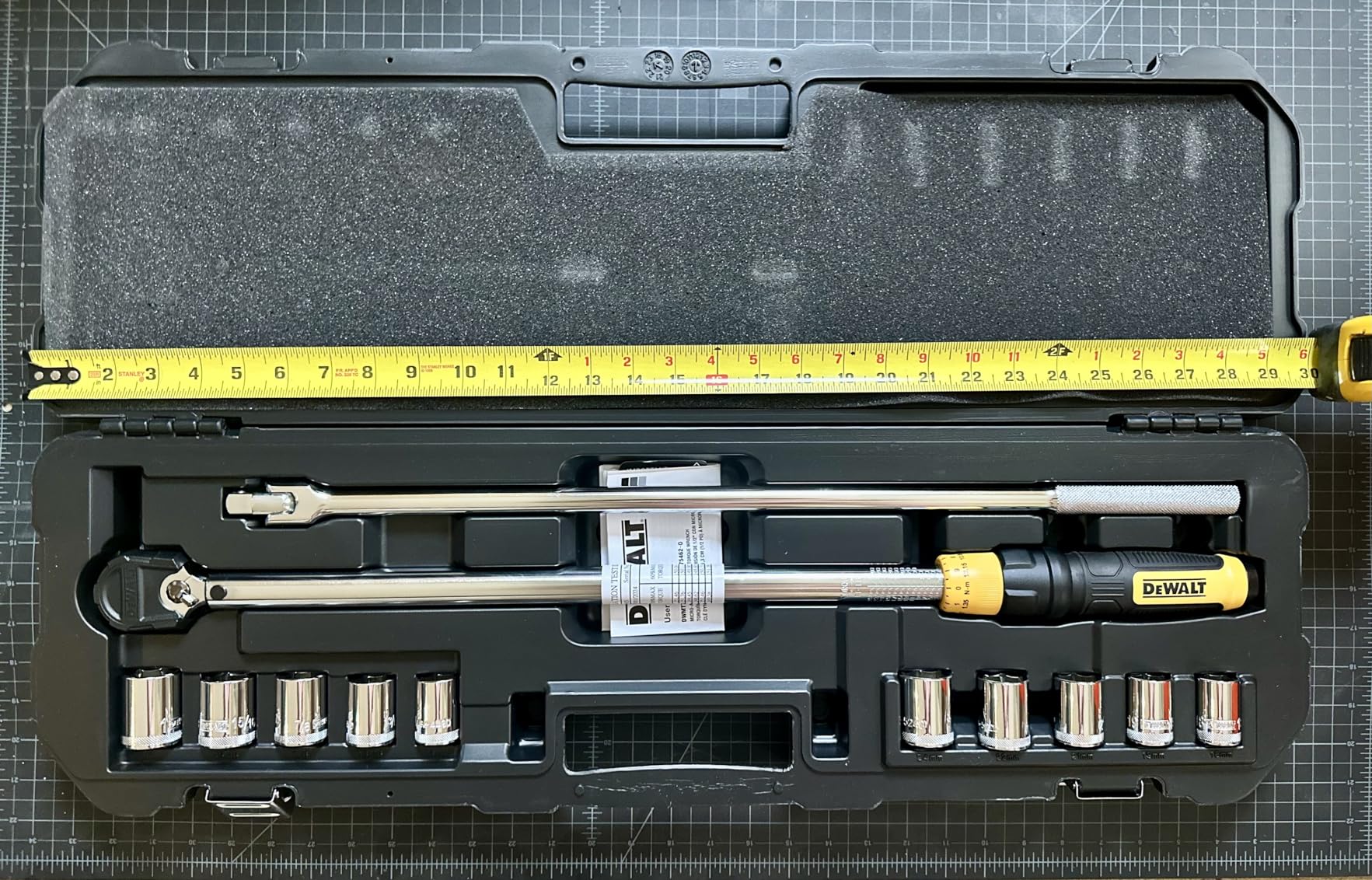 DEWALT Torque Wrench Tool Set, Tire Change Kit, 50-250 FT-LB, 12 Piece with Storage Case (DWMT45012) customer photo 2