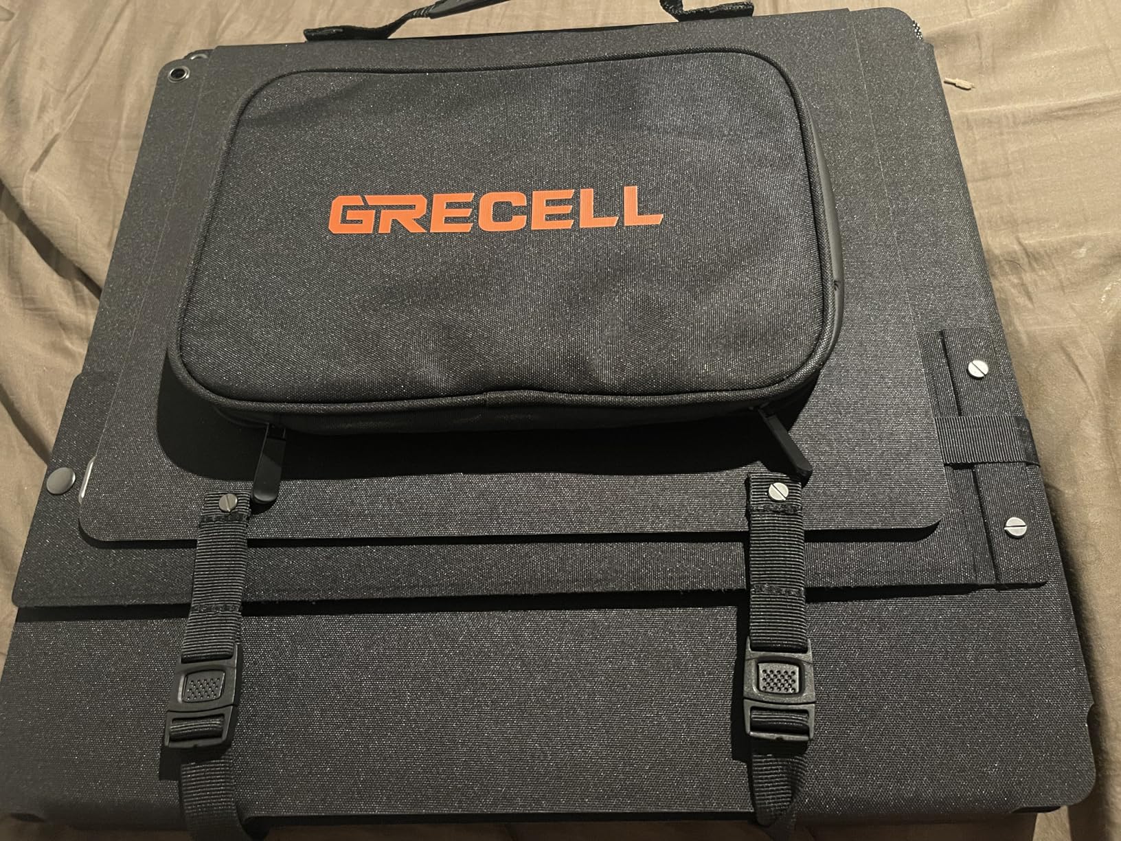 200W Portable Solar Panel for Power Station Generator, 12V/24V Flexible Foldable Solar Panel Kit Lightweight High-Efficiency Solar Charger Power Backup for Outdoor Van Camper Boat Caravan Off-Grid customer photo 2