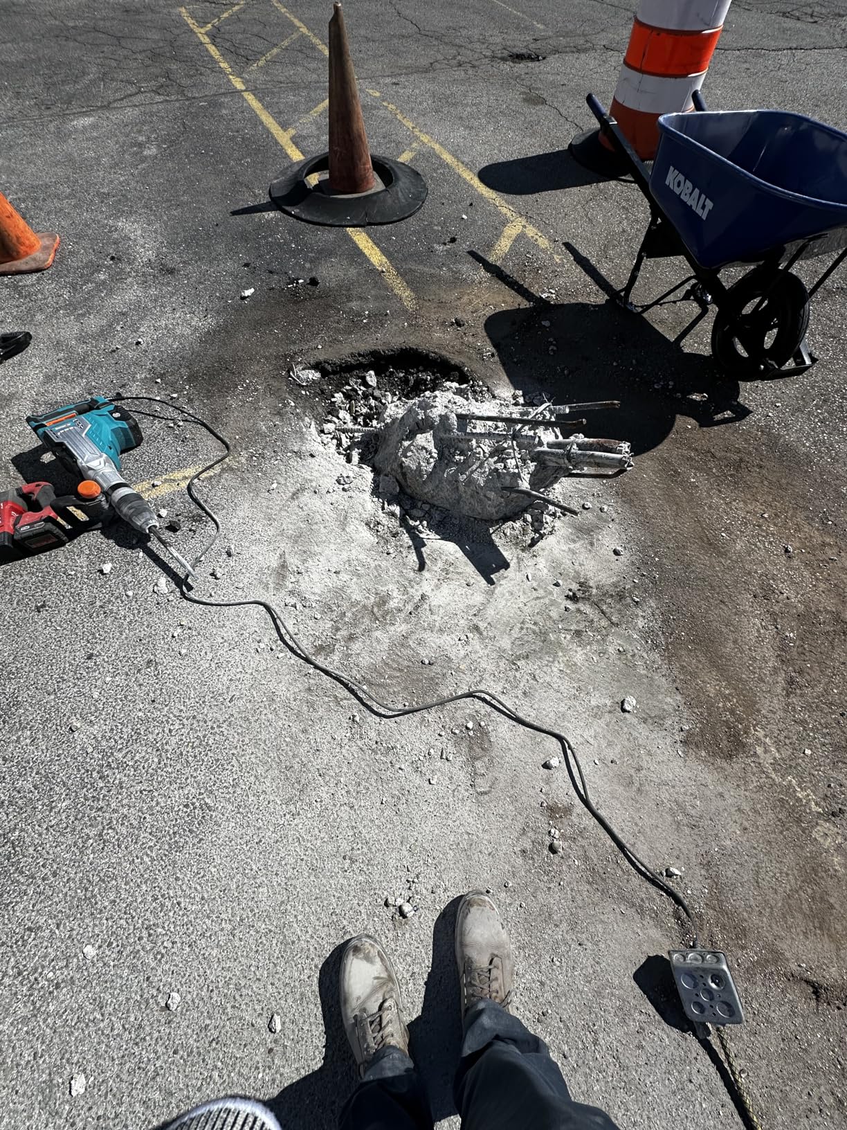 Berserker 1700W 25-Pound SDS-Max Demolition Jack Hammer, 1-9/16