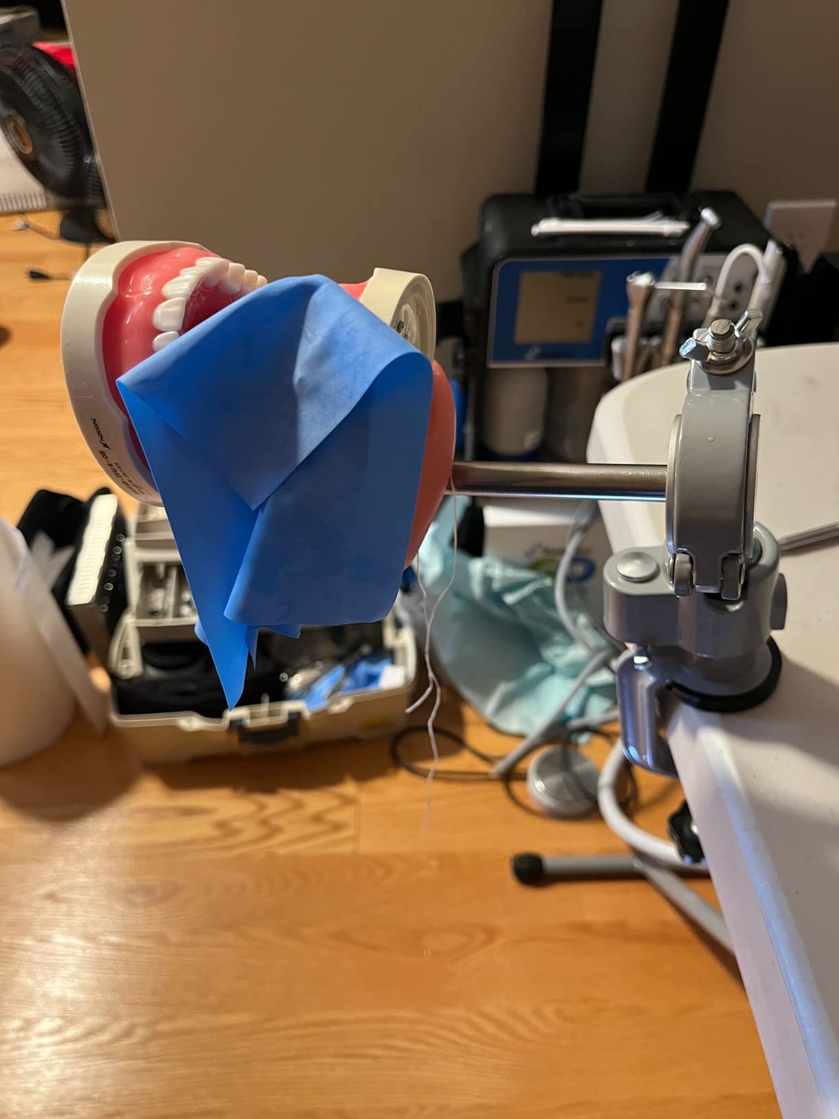 Typodont Teeth Model Training Mount, Desk-Clamp Dental Manikin Stand with Adjustable Ball Joint for Dental Education (Model NOT Included) Compatible Rod Diameter 10mm customer photo 1