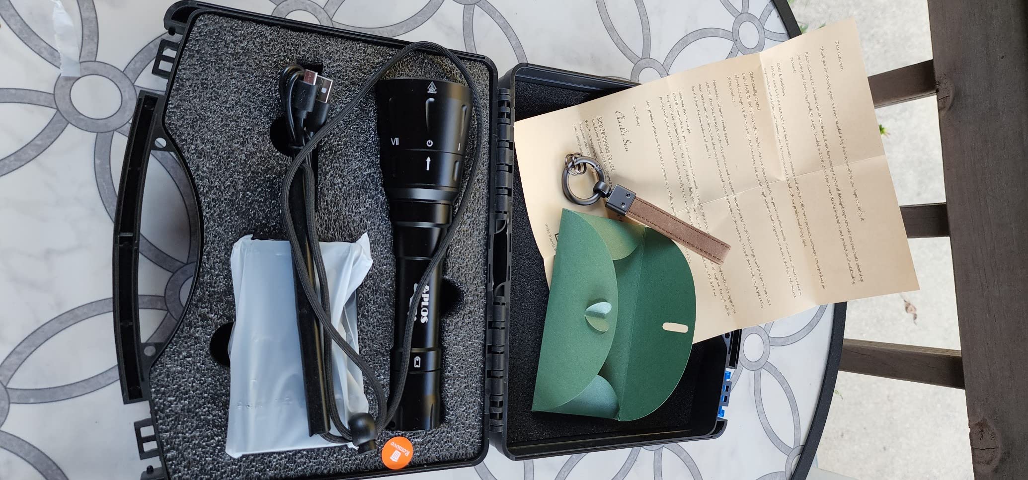 APLOS AP20 Scuba Dive Light - 2000 Lumens Scuba Diving Flashlight, IPX8 Waterproof Underwater Torch with Rechargeable Battery and Charger customer photo 2