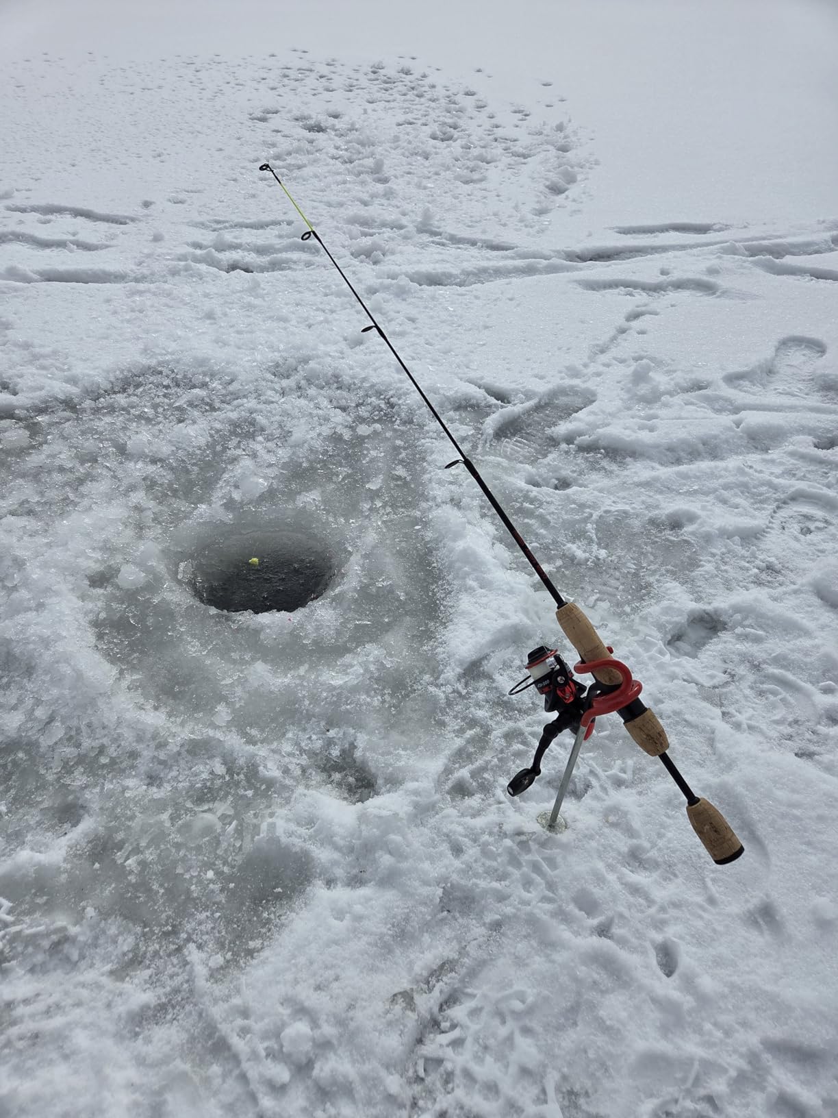 Aventik Ultralight Ice Fishing Rod and Reel Combo 26/28/30/32 inch Medium Light Fast Action Multi-Species Ice Fishing Combos for Walleye Perch Panfish customer photo 2