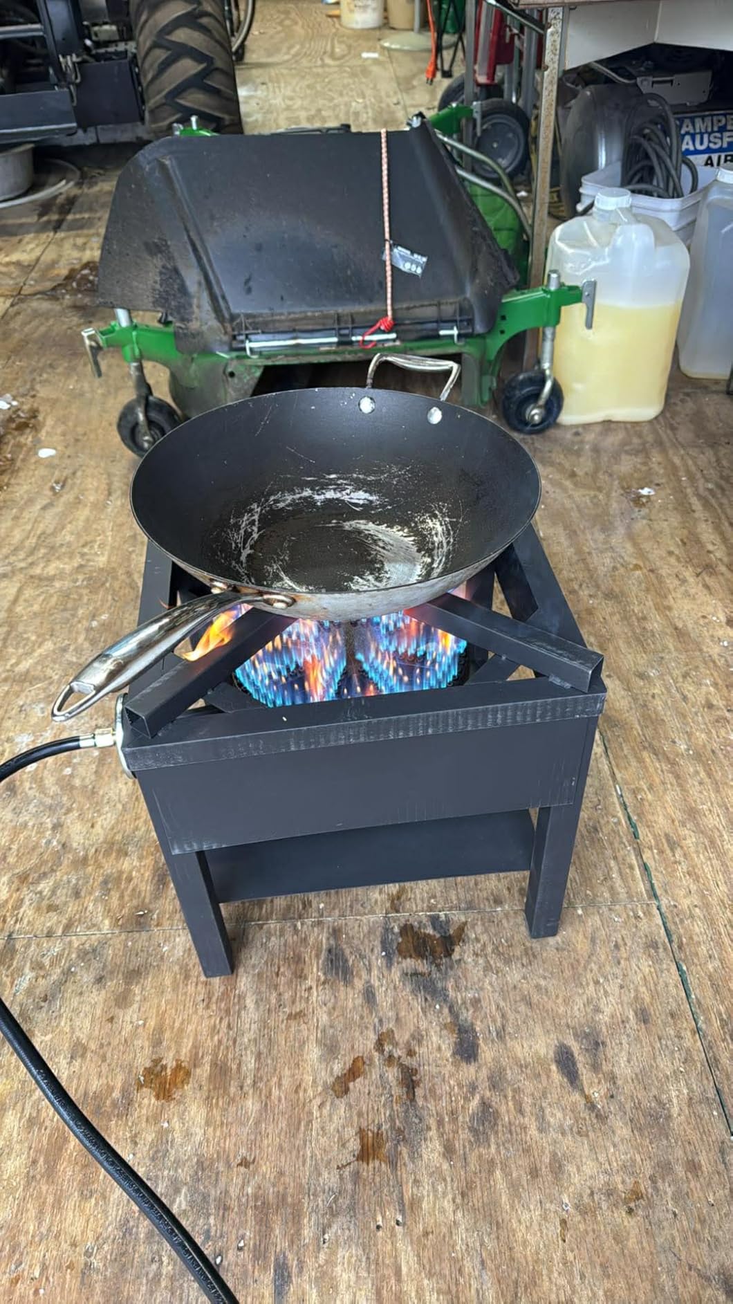 Concord Professional Single Banjo Wok Burner with Stand. Drop In Wok Edition. Up to 270,000 BTU. Great for Home Brewing, Wok Stir Fry, Turkey, Etc. (16