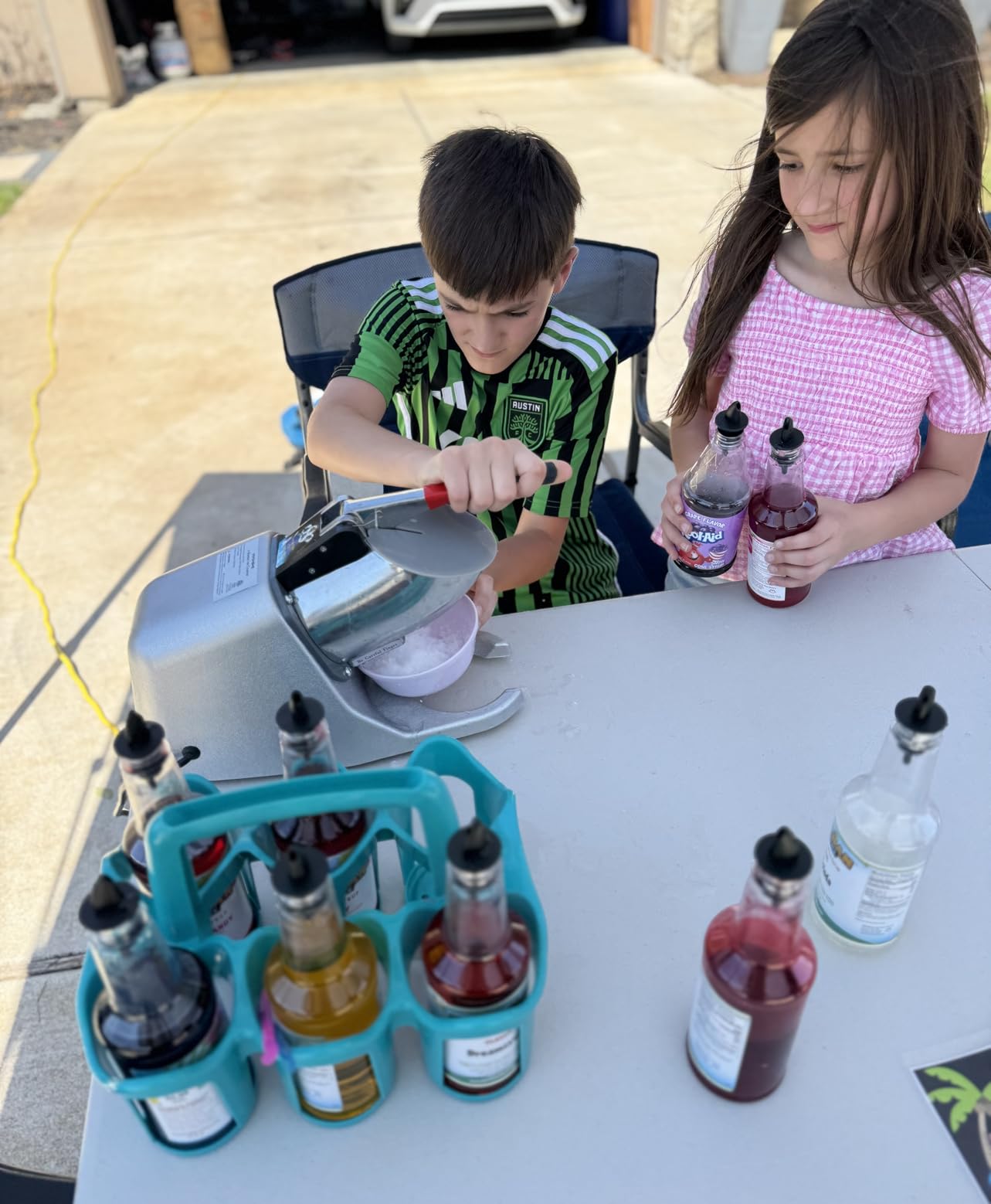 VIVOHOME Electric Ice Crusher Shaver 4 Blades Snow Cone Maker Machine Silver 210lbs/hr with Ice Pick for Home and Commercial Use customer photo 1