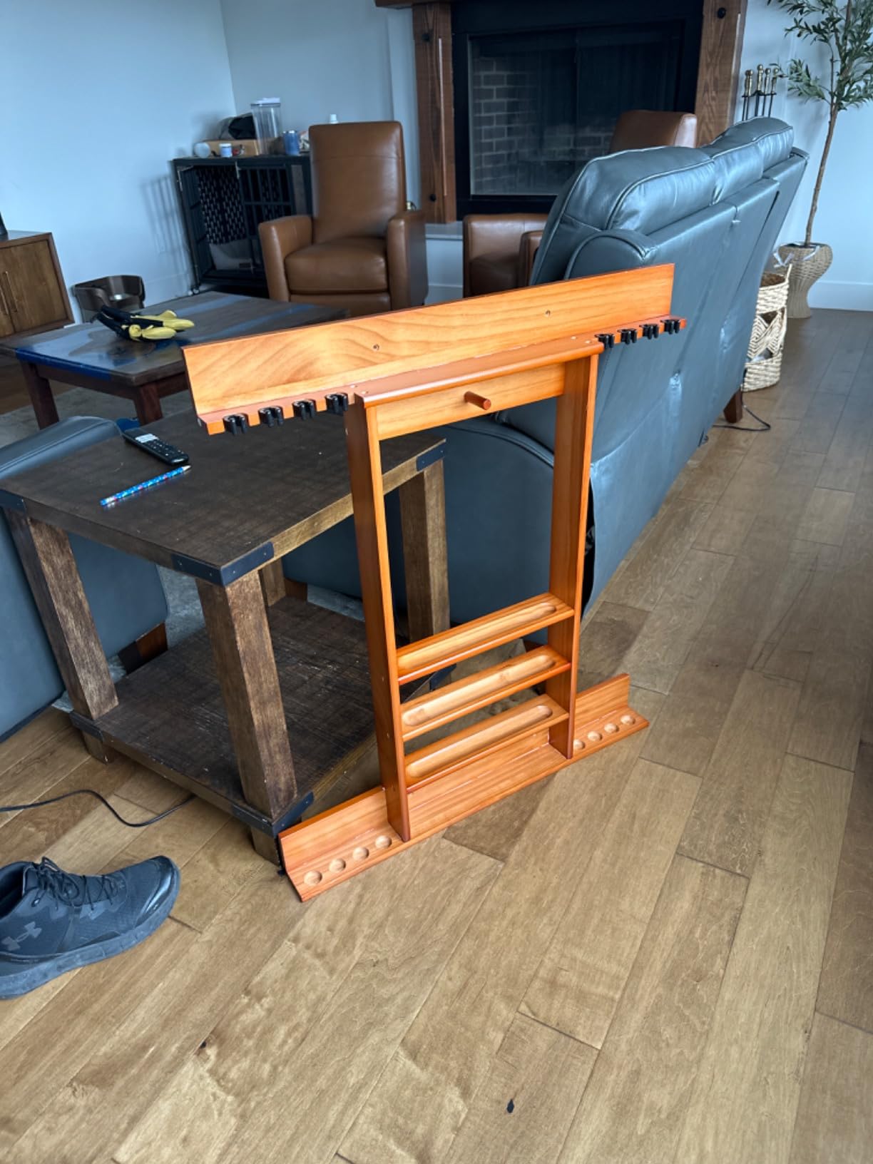 Goplus Pool Cue Rack, Wall Mounted Billiard Stick Holder, Made of Solid Pine Wood, Holds 8 Cues & Full Ball Set & 1 Ball Rack, Compact Billiards Accessories for Club, Bar (Brown) customer photo 2