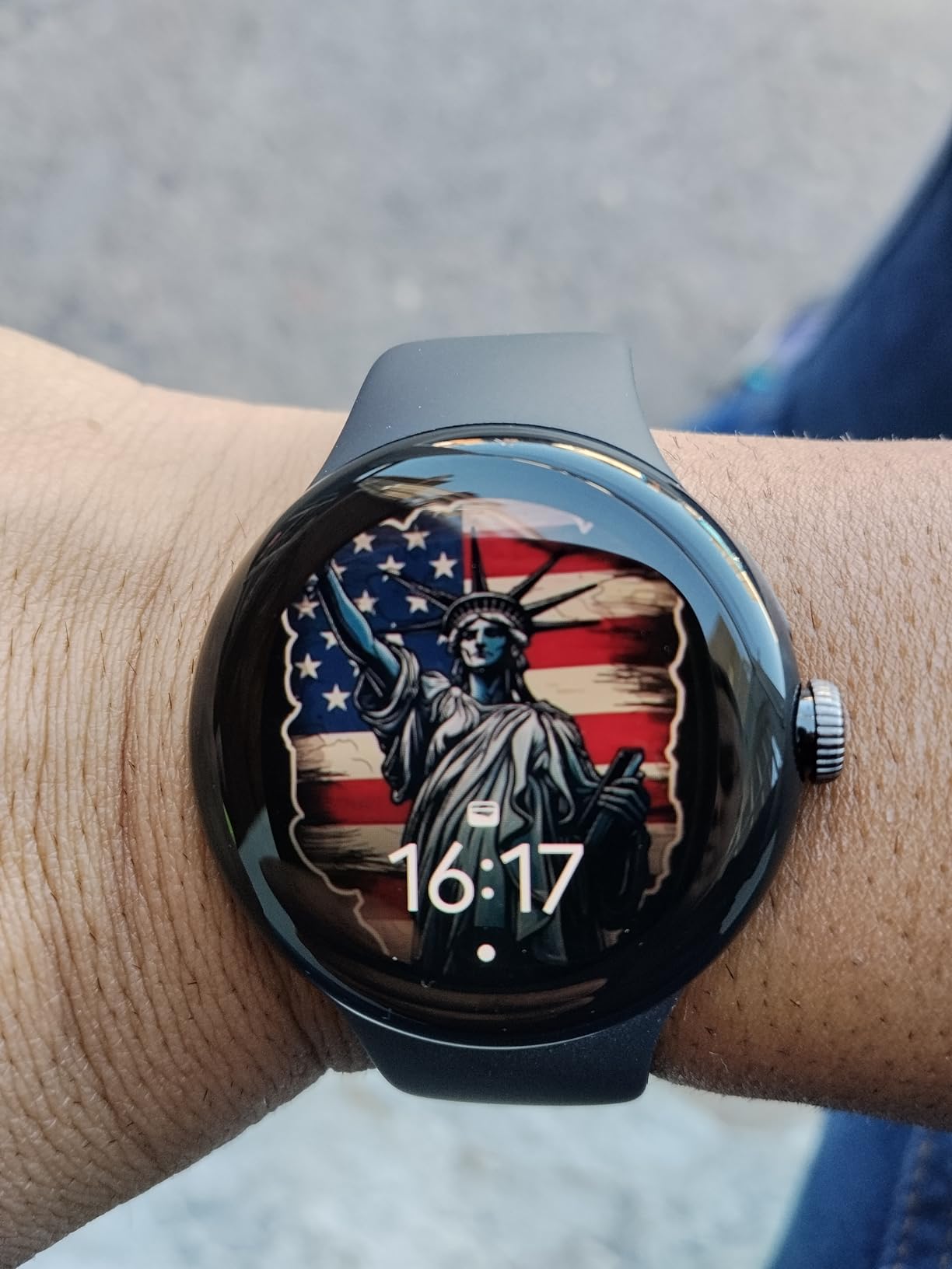 Pixel Watch 1st Gen (Previous Model) - Android Smartwatch with Fitbit Activity Tracking - Heart Rate Tracking Watch - Matte Black Stainless Steel case with Obsidian Active band - WiFi customer photo 1