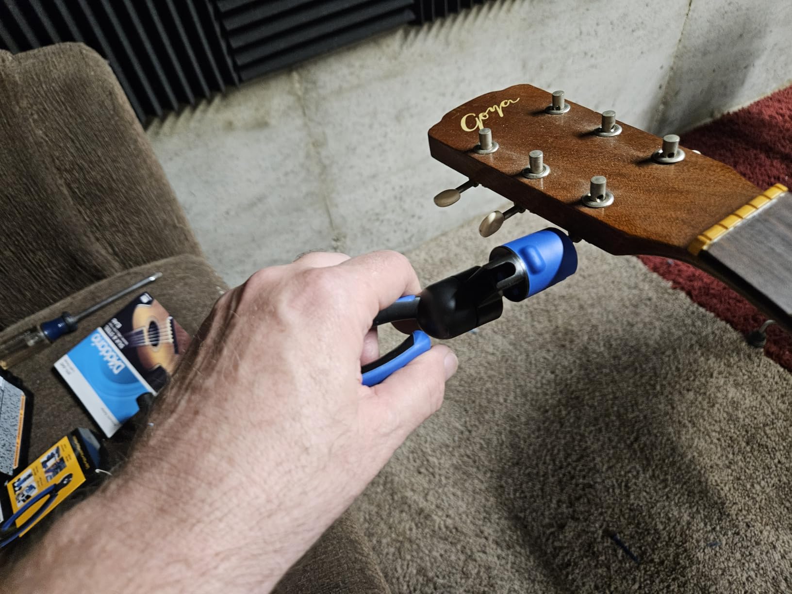 MusicNomad Grip ONE - String Winder, String Cutter, Bridge Pin Puller Tool for Acoustic, Electric & Bass Guitar (MN223) customer photo 1