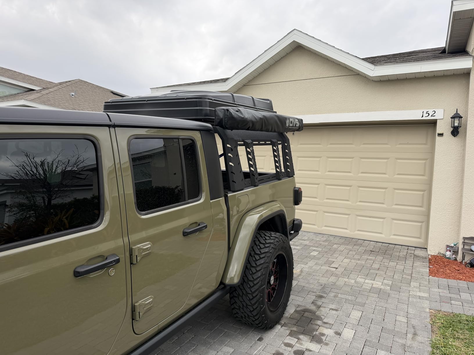 Overland Vehicle Systems HD Nomadic 270 LTE Drivers Side Awning | Dark Gray | Includes Black Travel Cover | 19679907 customer photo 1