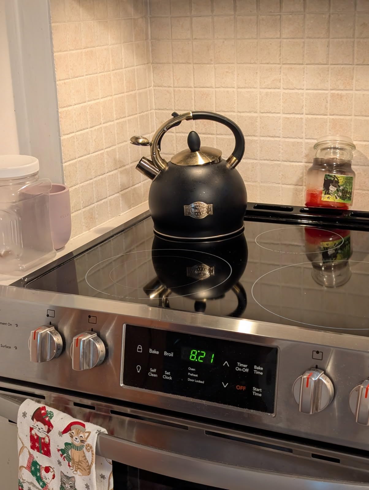 SUSTEAS Stove Top Whistling Tea Kettle - Food Grade Stainless Steel Teakettle Teapot with Cool Touch Ergonomic Handle, With 1 Silicone Pinch Mitt Included,2.64 Quart(SILVER) customer photo 1