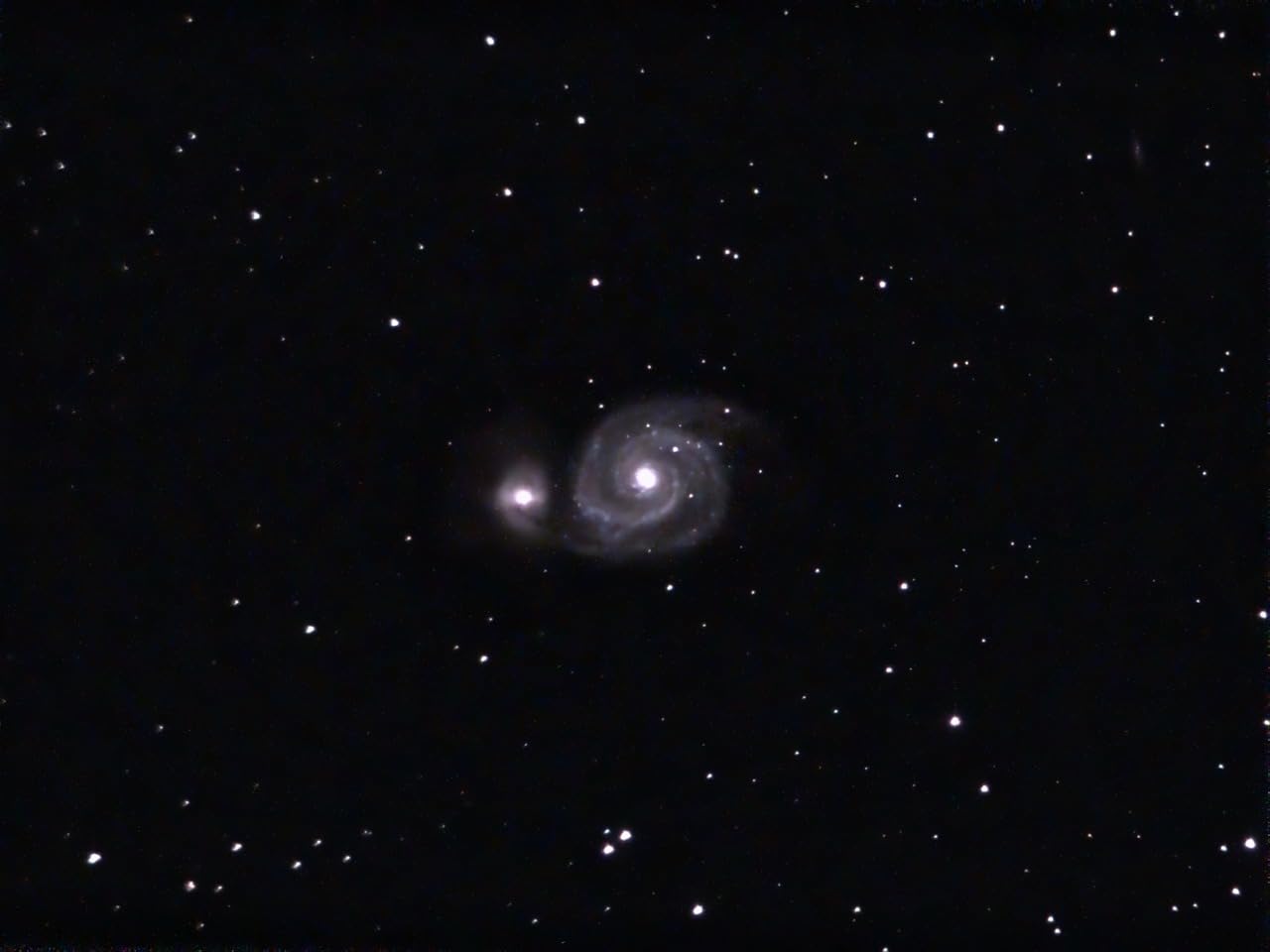 EVSCOPE 2 - UNISTELLAR Smart Telescope (with Eyepiece), 114mm f/4 (450mm) Digital & Computerized, App-Controlled Motorized Alt-Az, Manual Fine Focus, RAW/FITS Export, 64GB, Tripod, 9h Battery customer photo 1