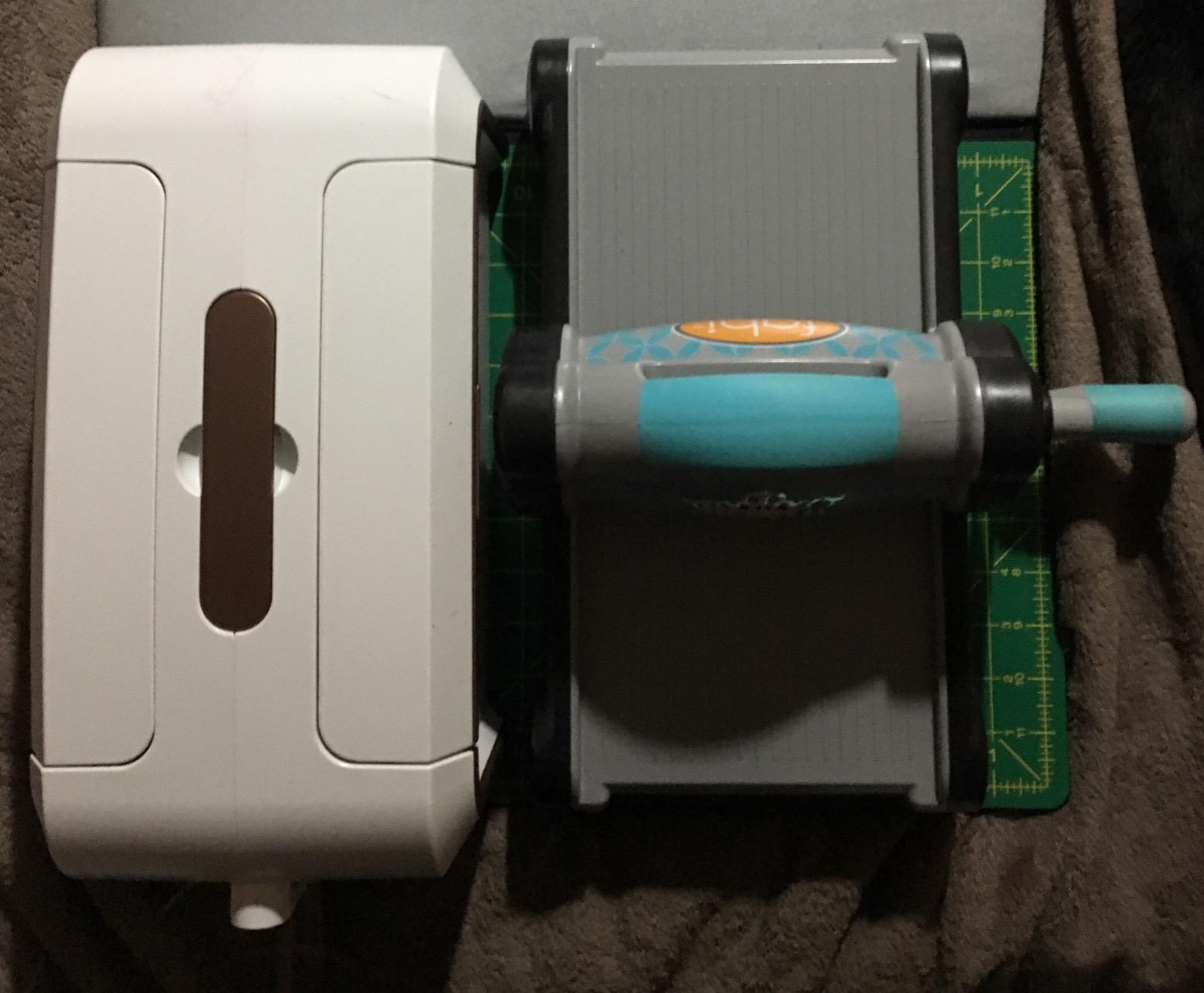 Spellbinders Platinum Die Cutting and Embossing Machine (6 Inch Platform + Universal Plate System) customer photo 1