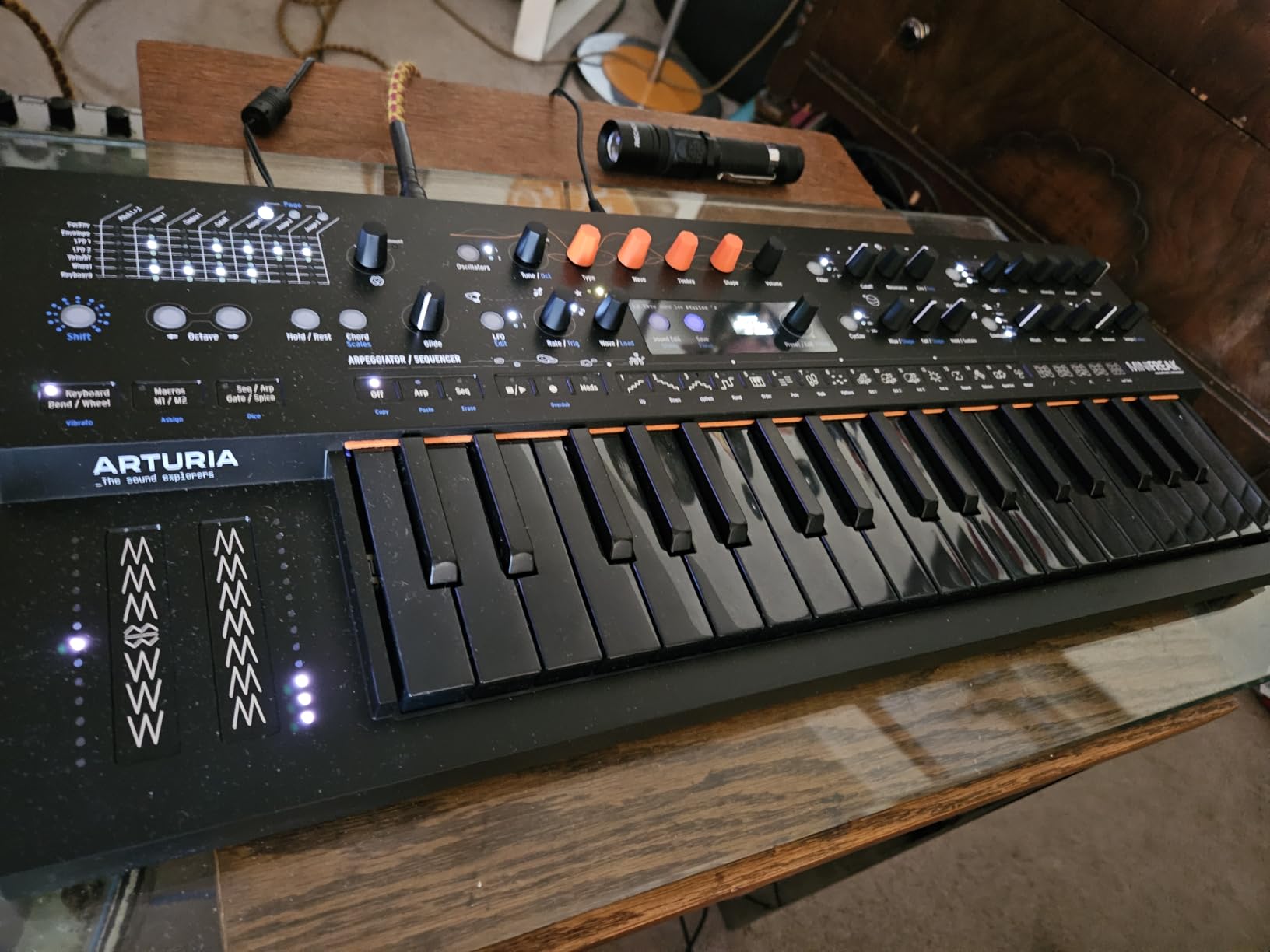 Arturia MiniFreak 37 Key Polyphonic 6-Voice Hybrid Synthesizer Keyboard customer photo 2