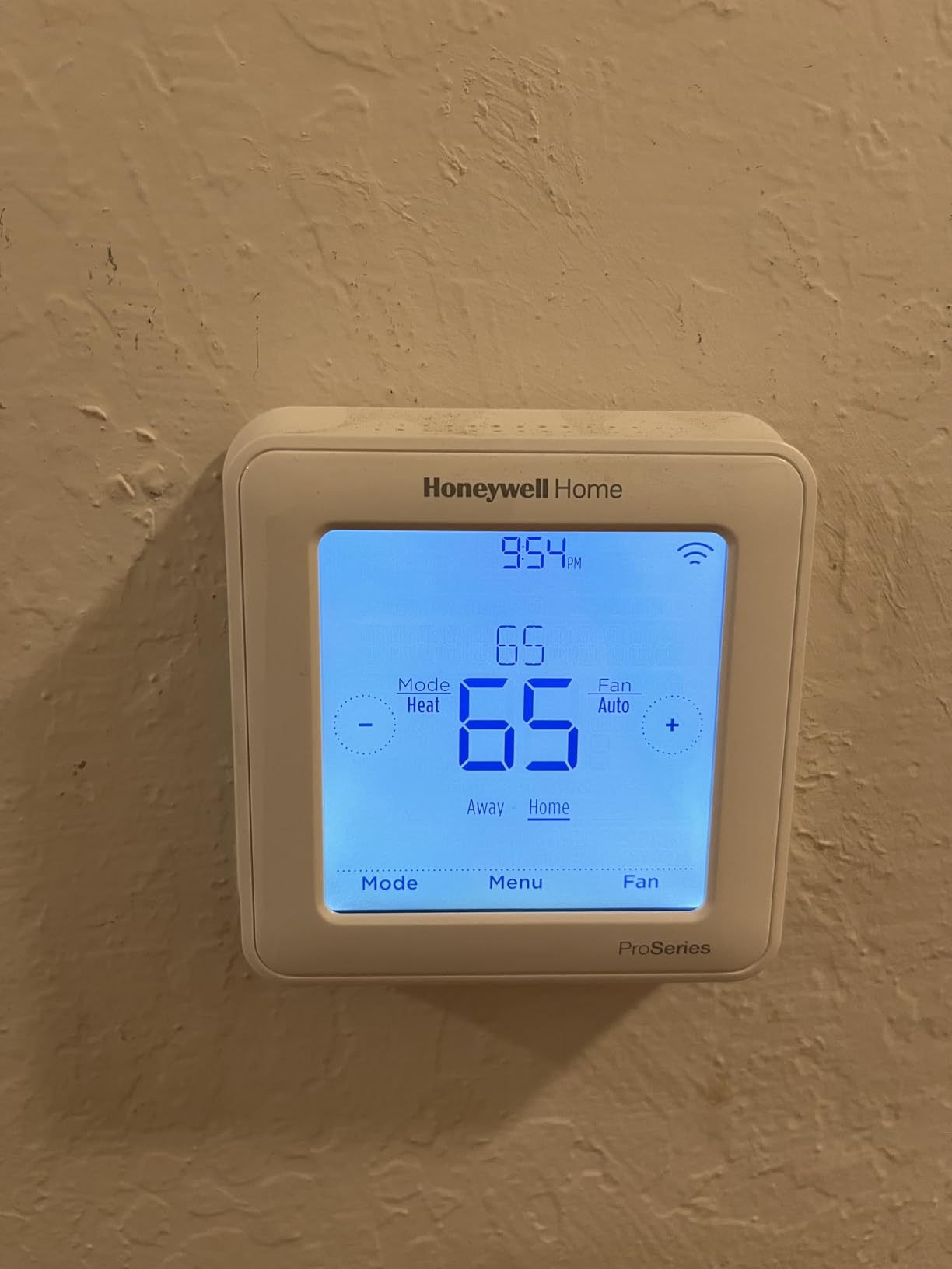 Honeywell Home TH6320ZW2007/U Z-Wave T6 Pro Programmable Touchscreen Thermostat with SmartStart, Low Voltage, UWP Mounting System, Cover Plate, Color - White customer photo 1