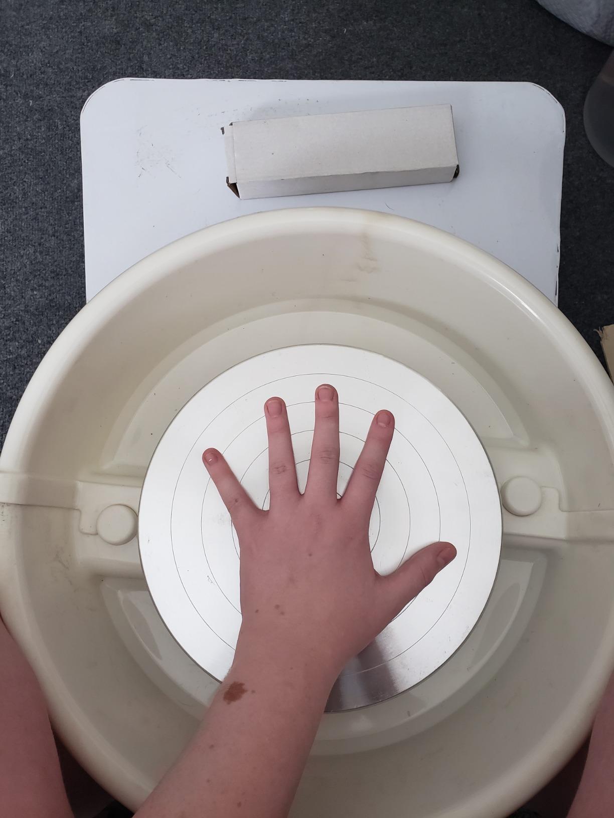 VEVOR 14in Pottery Wheel for Adults Beginners, 0-6in Height-Adjustable, 450W Pottery Forming Machine 60-300RPM Electric Ceramic Wheel, Blue customer photo 2