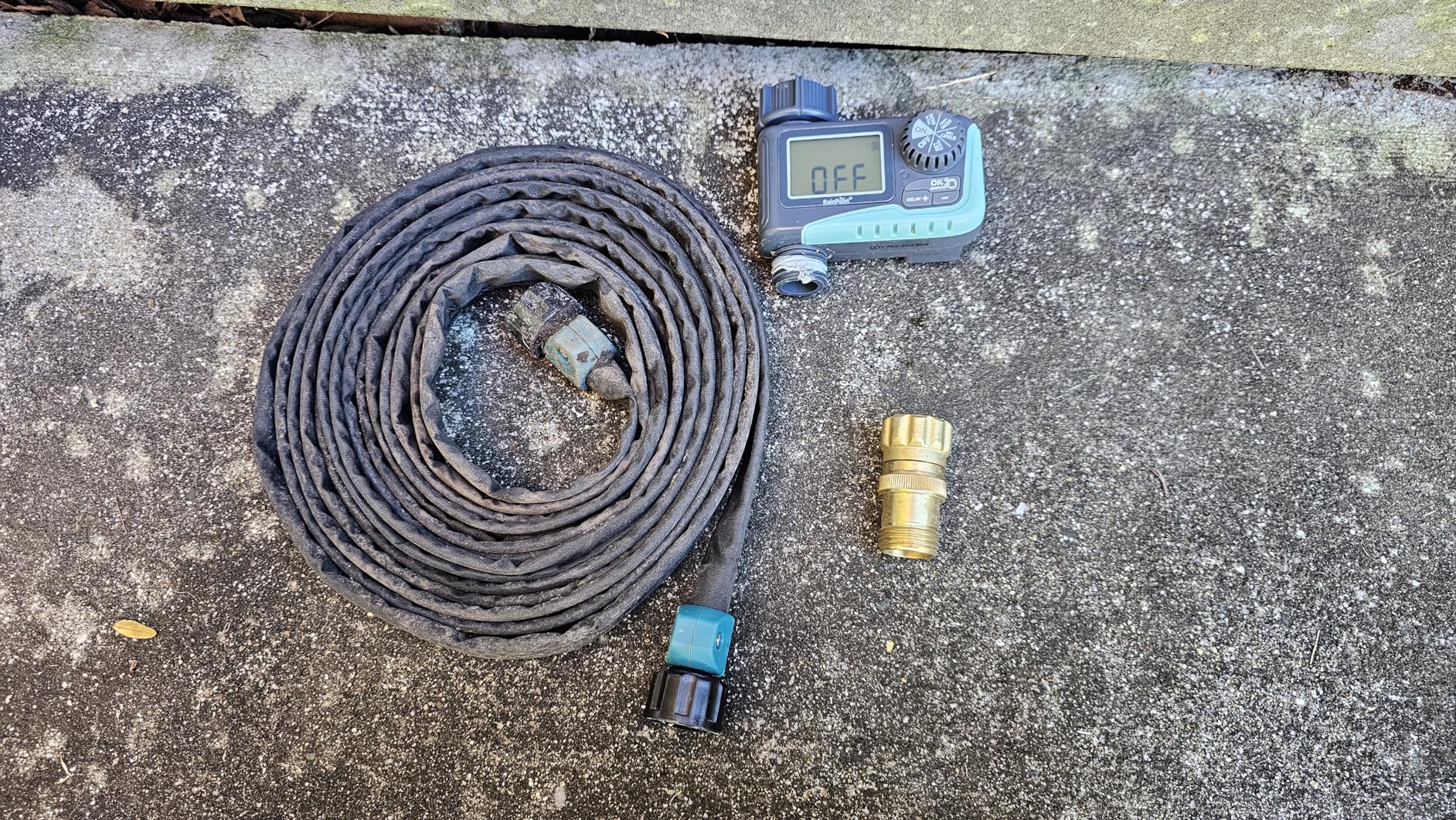 2025 Flat Soaker Hose 50 ft for Garden, 50' Linkable Drip Hose Diy Garden Irrigation System Saving 80% Water, Dual-layer Leak-free Design Water Hose with Holes customer photo 1