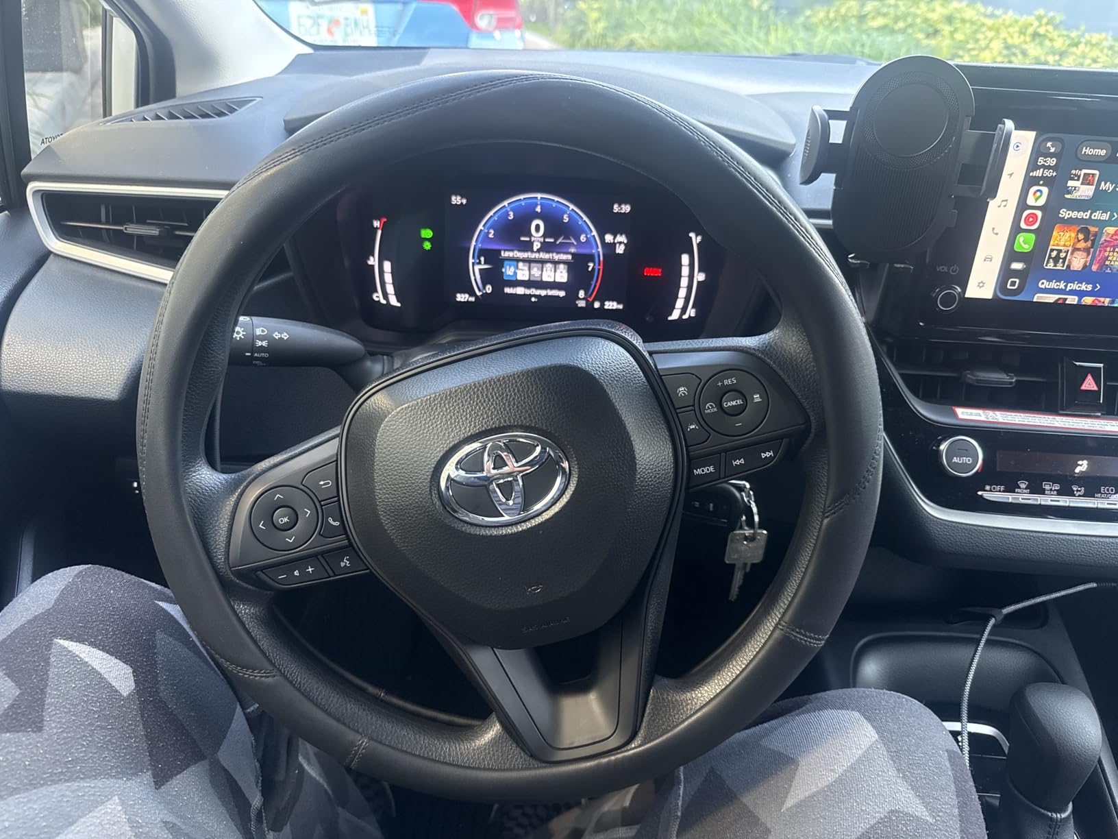 HOTOR Car Steering Wheel Cover - Universal Car Accessory for Diverse Cars, Leather Cover with Anti-Slip Lining, for Steering Wheel with a Diameter of 14.5