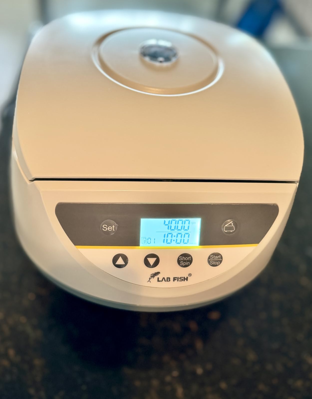 LAB FISH Lab Benchtop Centrifuge Machine 8 x 2ml/5ml/10ml/15ml Capacity Test Tubes,Low Speed 500-5000r/min,Max 3074xg RCF customer photo 1