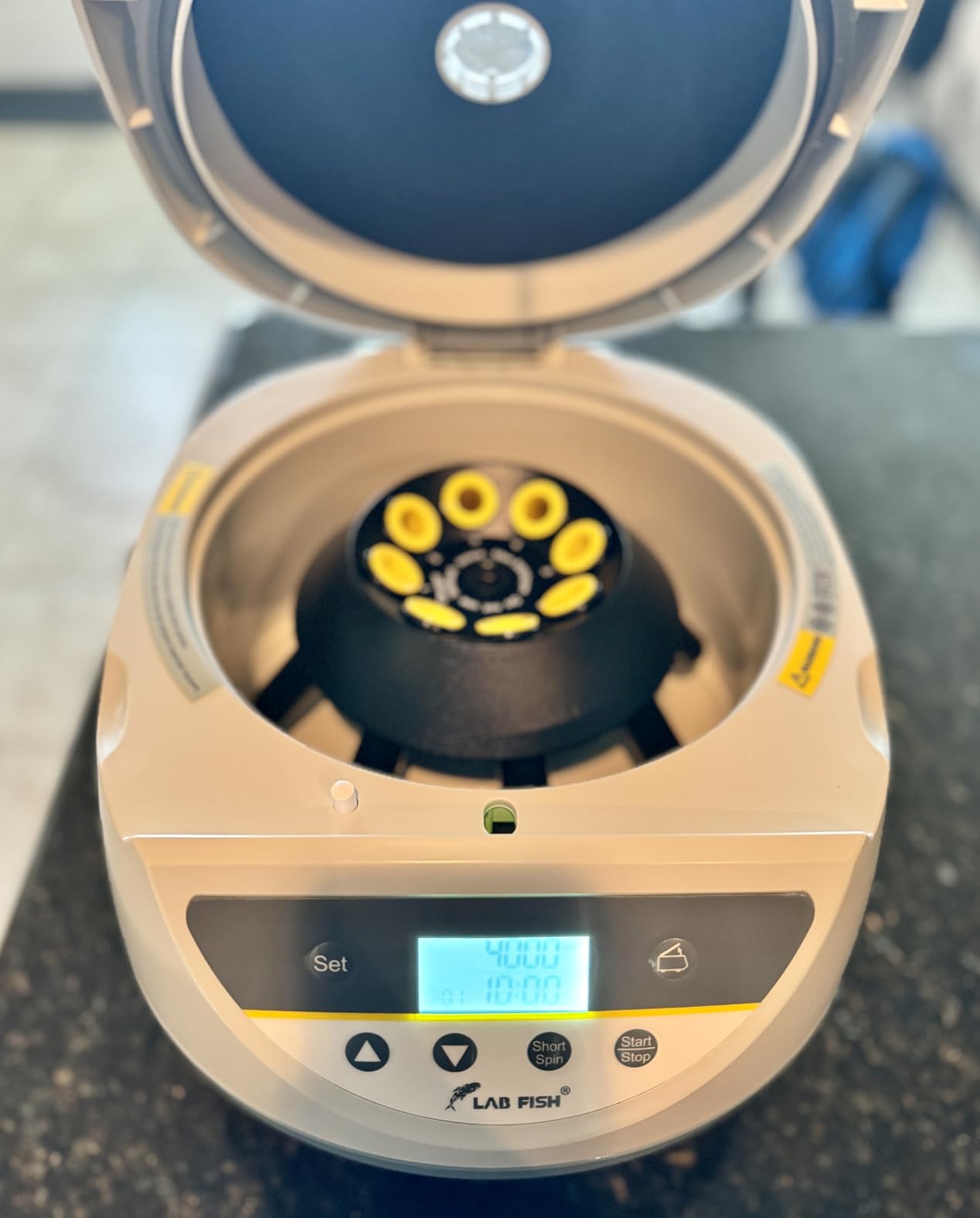 LAB FISH Lab Benchtop Centrifuge Machine 8 x 2ml/5ml/10ml/15ml Capacity Test Tubes,Low Speed 500-5000r/min,Max 3074xg RCF customer photo 2