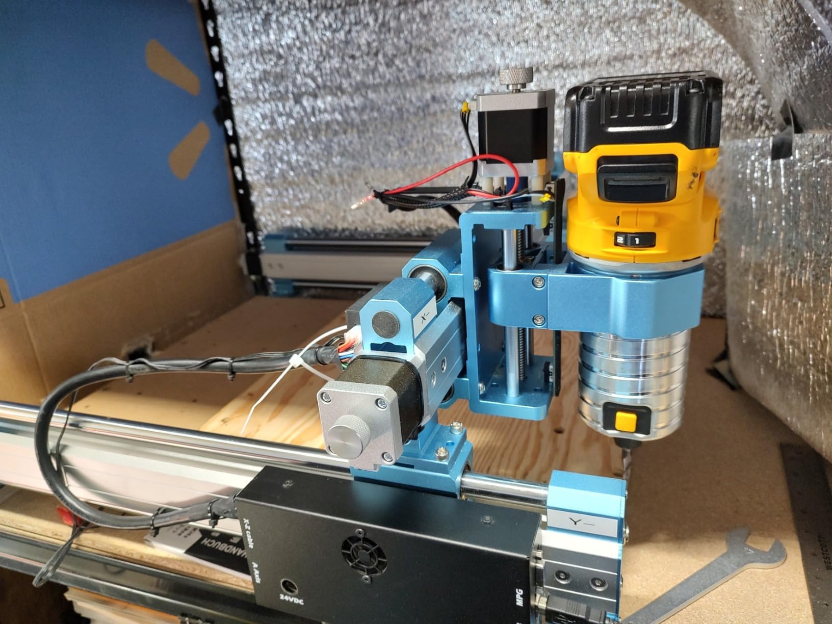 Genmitsu CNC Router Machine 4040-PRO for Metal Acrylic Cutting Milling, GRBL Control, Lead Screw Driven, 3 Axis Engraving, Working Area 15.7