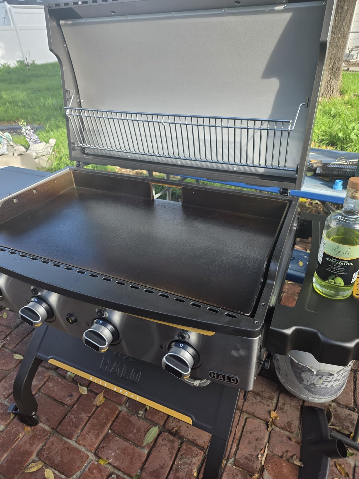 HALO Elite1B Outdoor Griddle 2 Cooking Zones 284sq In Wind-Proof Cooking Surface Portable Flat Top for Camping Tailgates and Patios Propane Gas Grill customer photo 1