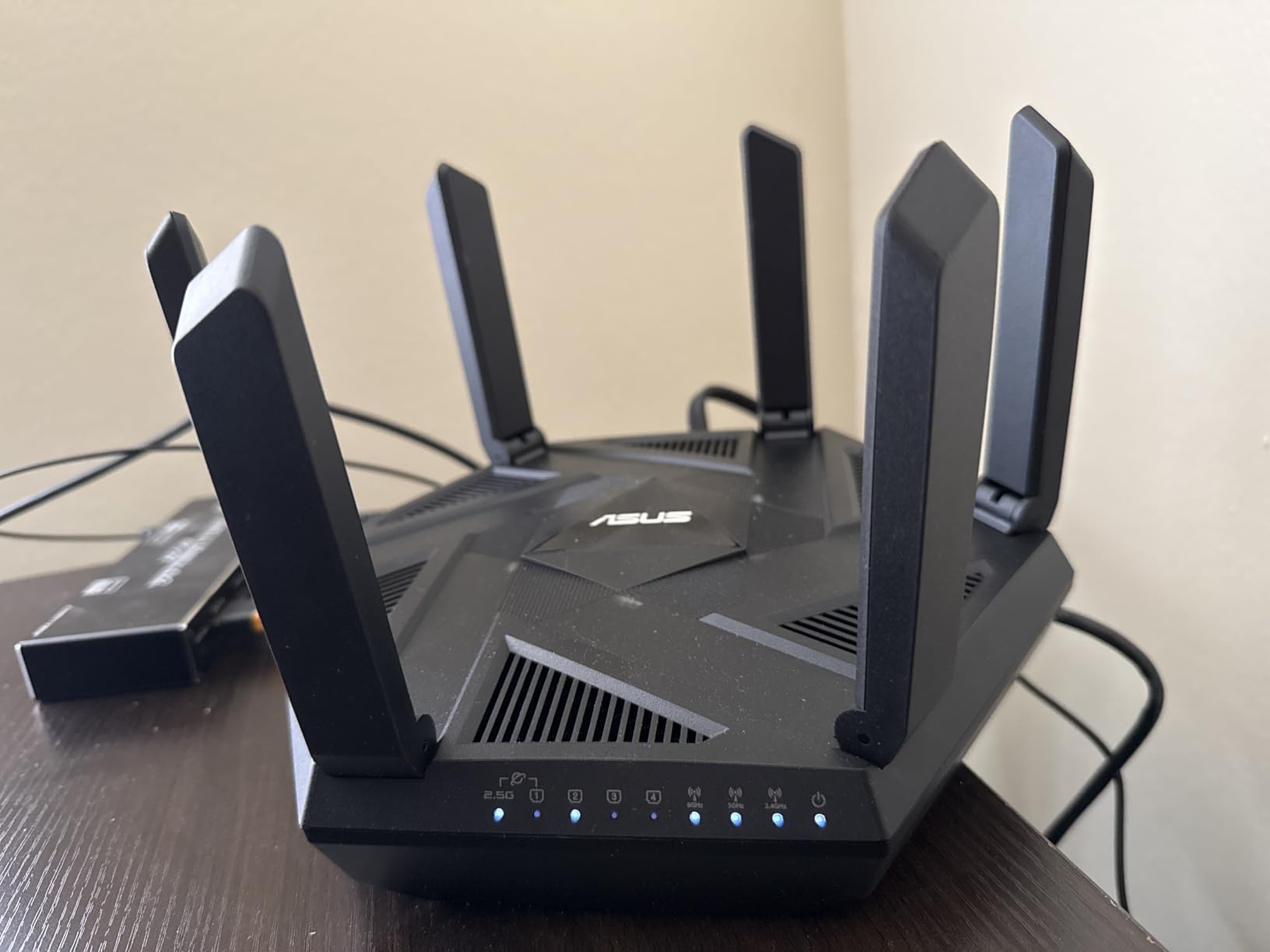 ASUS RT-AXE7800 Tri-Band WiFi 6E (802.11ax) Router, 6GHz Band, ASUS Safe Browsing, Upgraded Network Security, Instant Guard, Built-in VPN Features, Parental Controls, 2.5G Port, AiMesh Support customer photo 2