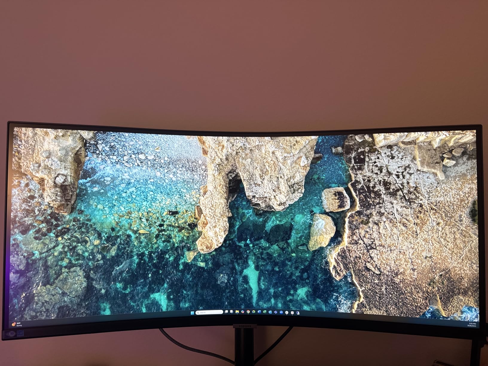 SAMSUNG Viewfinity S65UA Series 34-Inch Ultrawide QHD Curved Monitor, 100Hz, USB-C, HDR10 (1 Billion Colors), Height Adjustable Stand, TUV-certified Intelligent Eye Care (LS34A654UBNXGO), Black customer photo 2