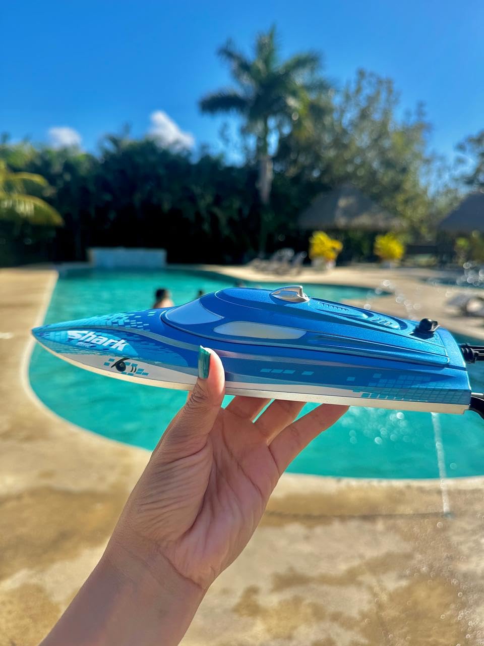 DEERC Full Proportional Remote Control Boat with LED Lights, Shark Graffiti, 20+ MPH, 2.4GHz High Speed RC Racing Boats for Lakes customer photo 1