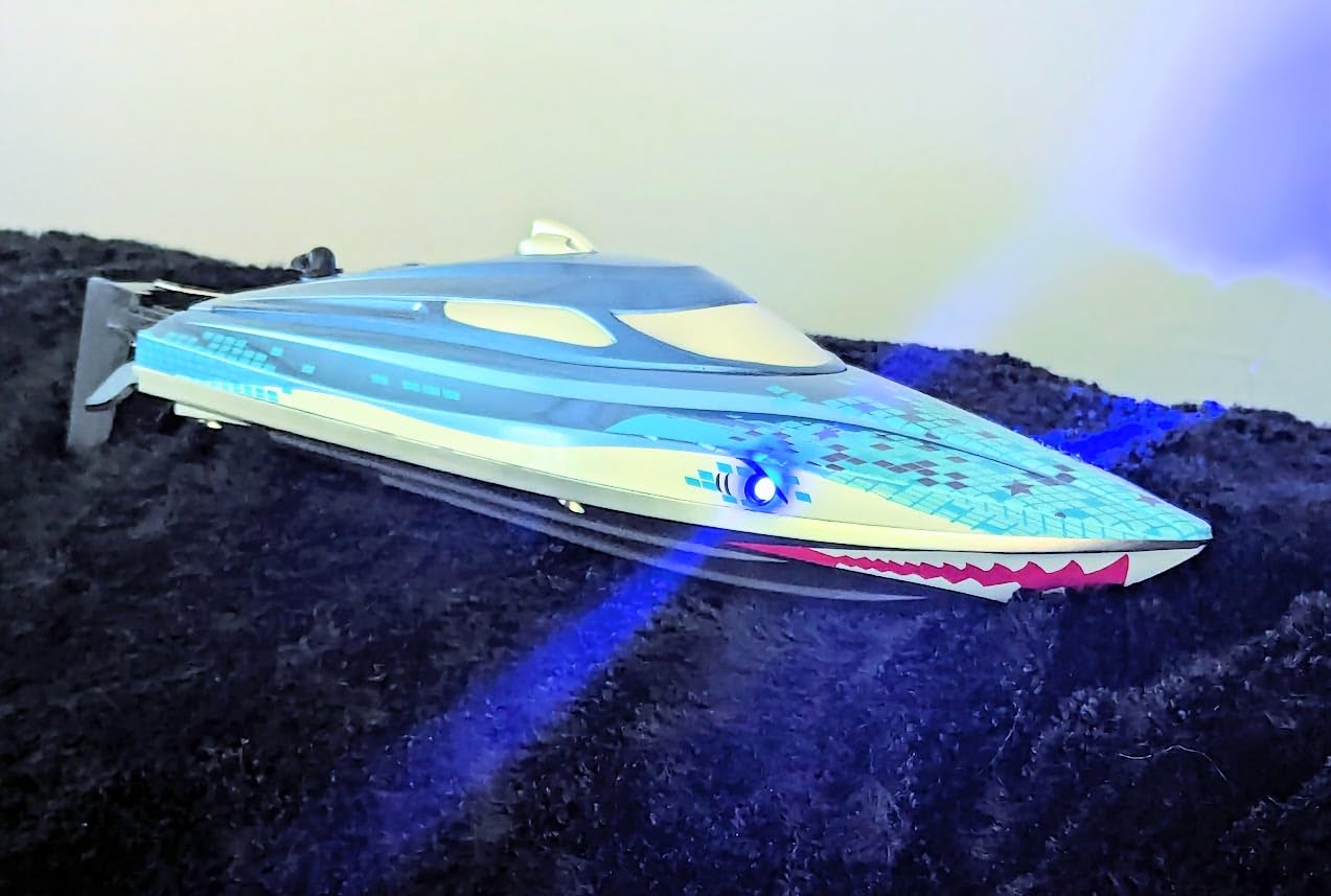 DEERC Full Proportional Remote Control Boat with LED Lights, Shark Graffiti, 20+ MPH, 2.4GHz High Speed RC Racing Boats for Lakes customer photo 2