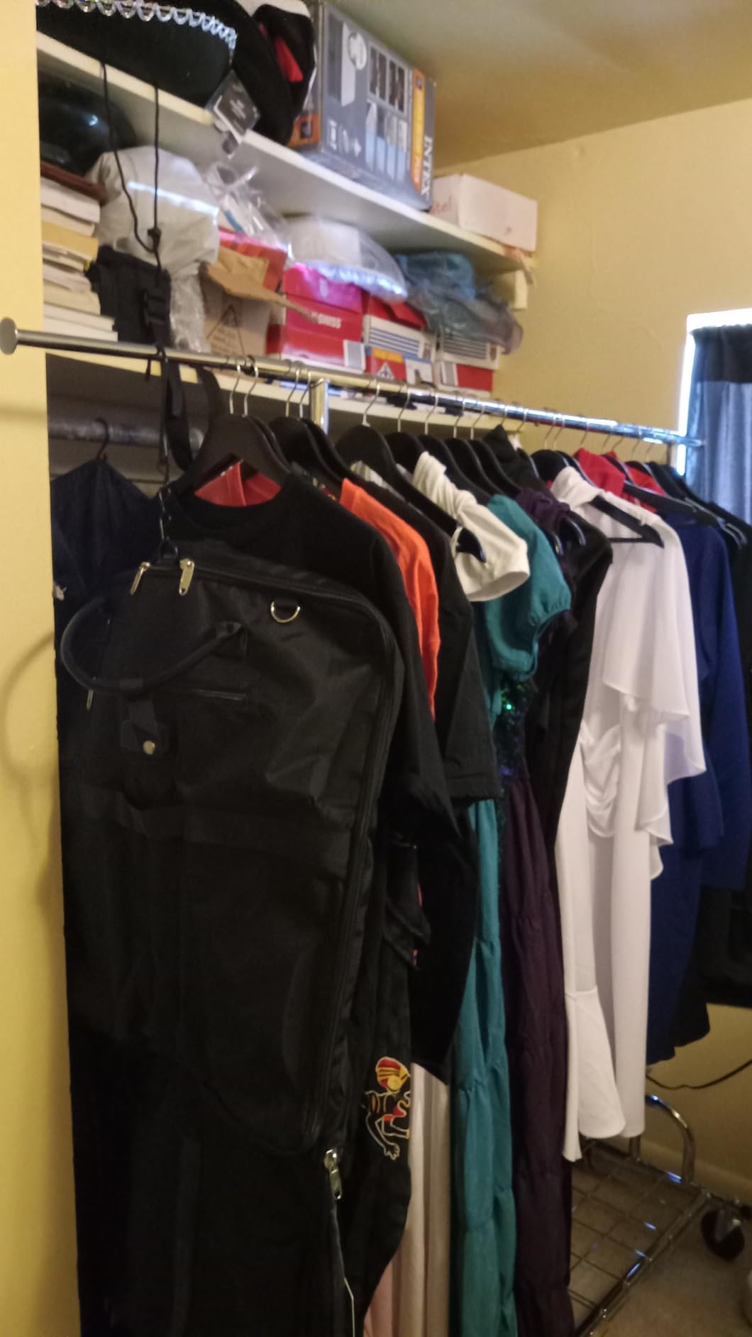 Utopia Home Premium Wooden Hangers 30 Pack - Heavy Duty & Durable Coat Hanger - Wood Hanger with 360-Degree Rotatable Hook - Clothes Hangers with Non-Slip Shoulder Notches For Shirts & Coats (Natural) customer photo 1