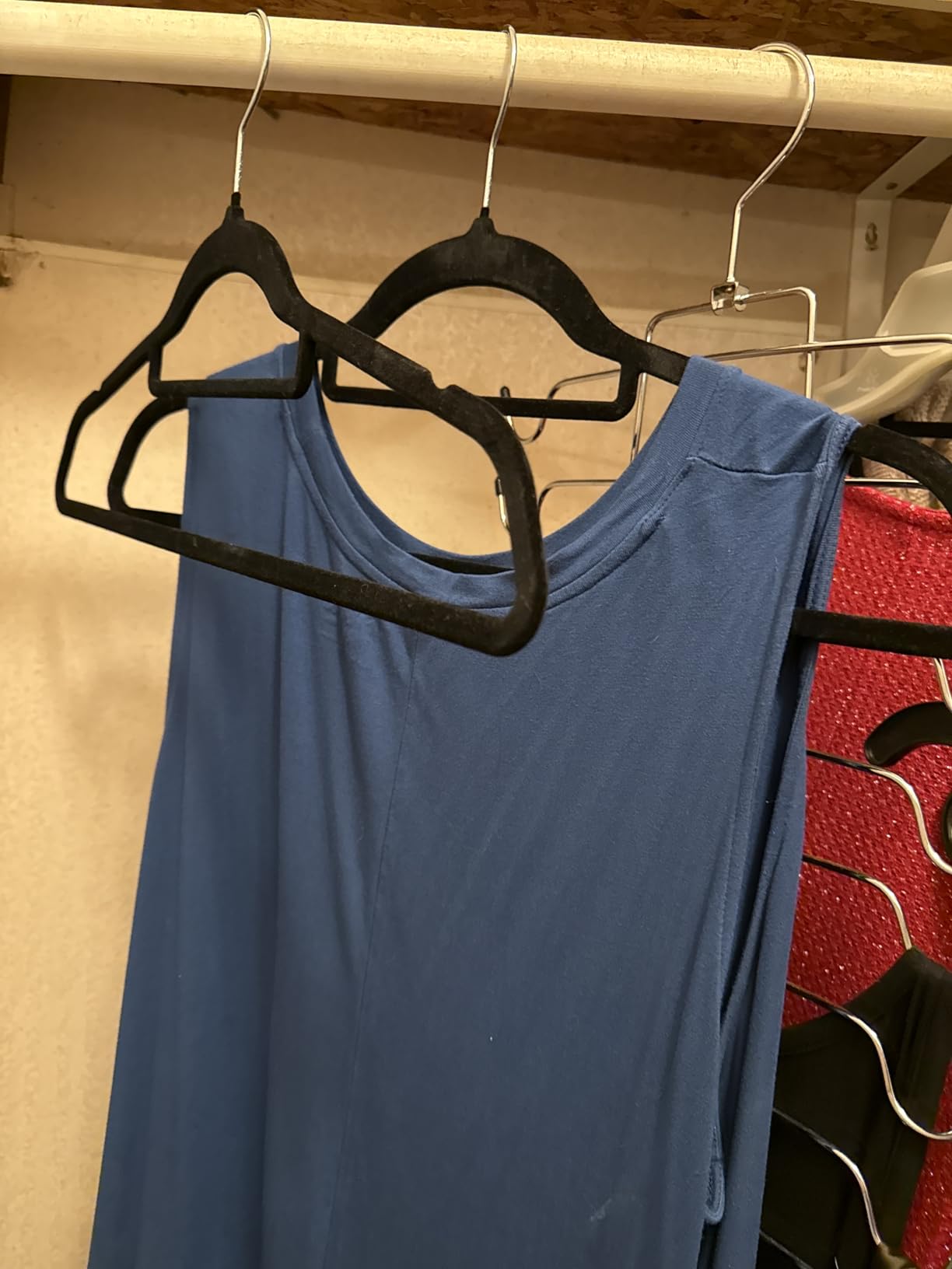 SUPER DEAL Velvet Hangers 100 Pack, Non-Slip Clothes Hangers with Tie Bar and Shoulder Notched Premium 360 Degree Swivel Hook for Coat Suit Pants Dress Closet Space Saving, Black customer photo 2