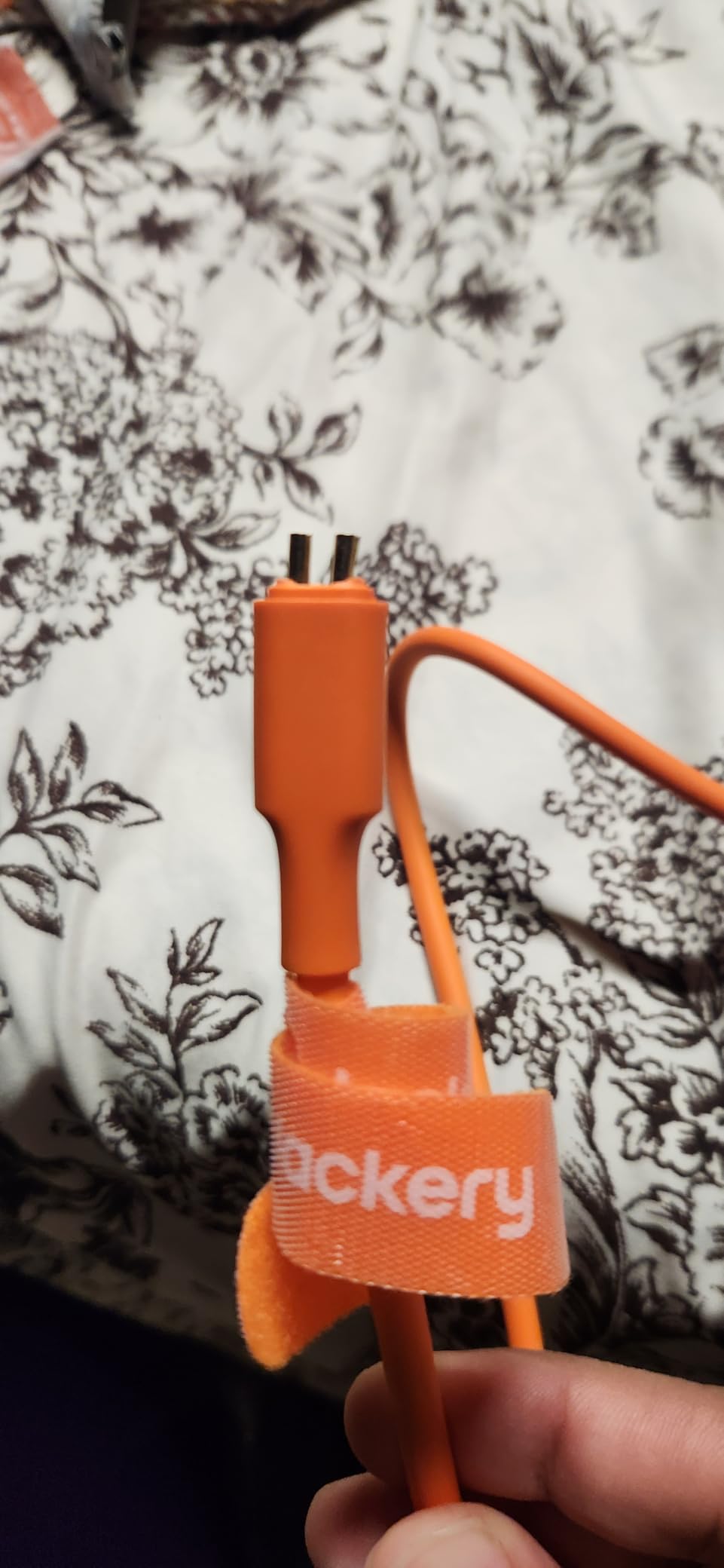 Solar Generator 300, 293Wh Backup Lithium Battery with 1X Solar Panel SolarSaga 100W Air, 110V/300W Pure Sine Wave AC Outlet for RV Outdoors Camping Travel Blackout customer photo 1