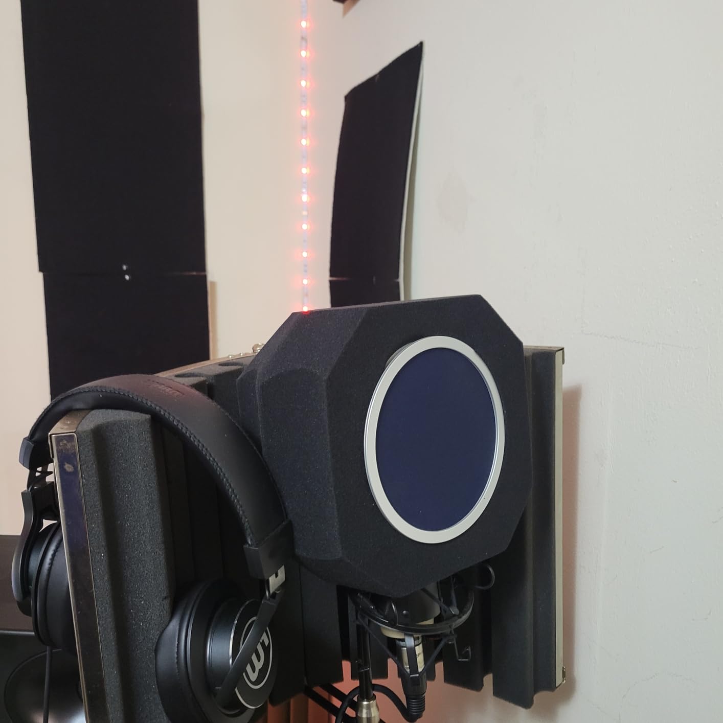 Professional Microphone Isolation Shield with Pop Filter,Reflection Filter for Recording Studios, Sound-absorbing Foam for Noise and Reflection Reduction for Recording,Singing,Podcasts,live stream customer photo 1