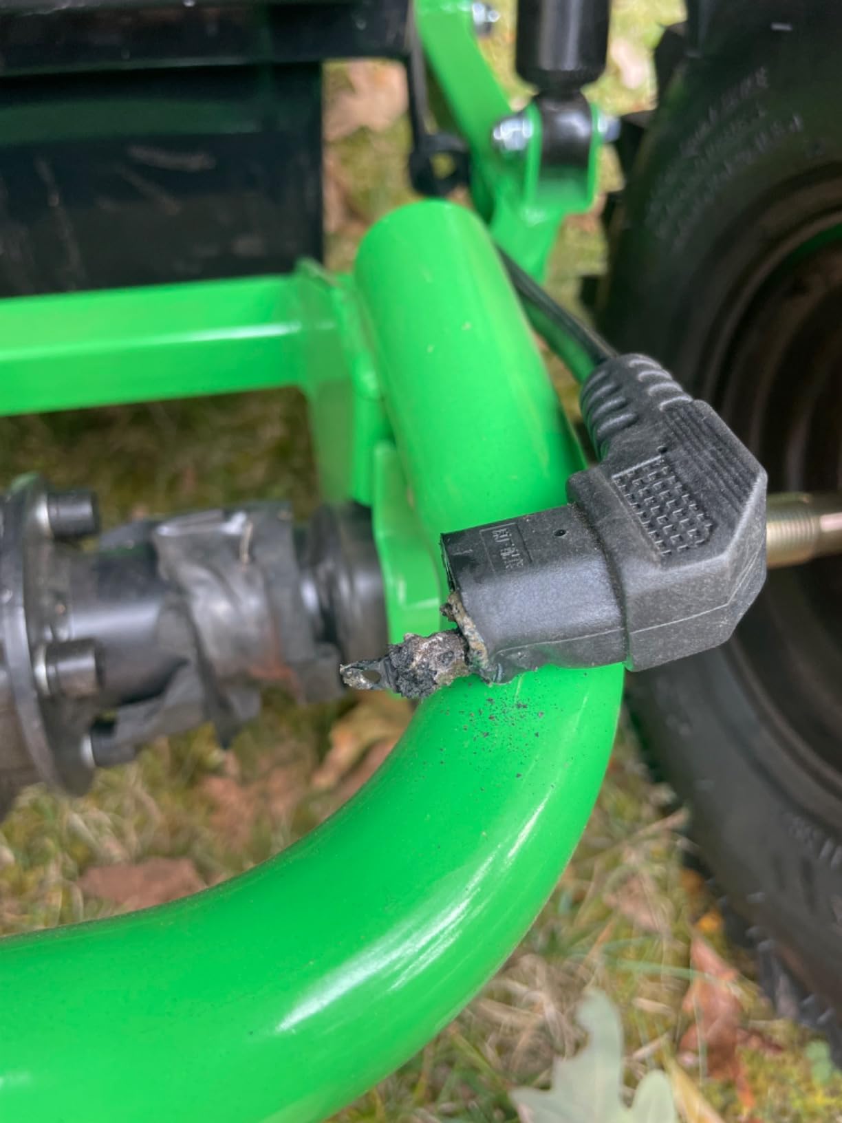 MotoTec Raider Kids UTV 48v 1200w Full Suspension Green customer photo 1