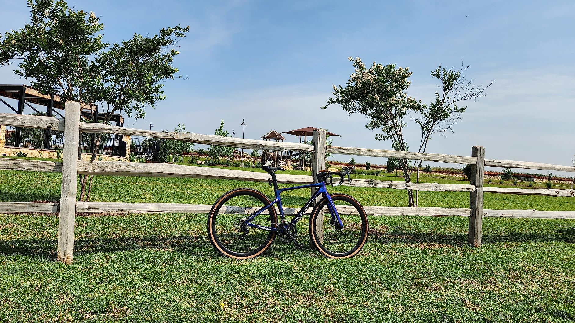 KABON Carbon Gravel Road Bike, T800 Carbon Fiber Frame 700C Road Bike with 18 Speeds Drivetrain, Integrated Carbon Handlebar, Disc Brakes Racing Bicycle for Adult Unisex customer photo 1